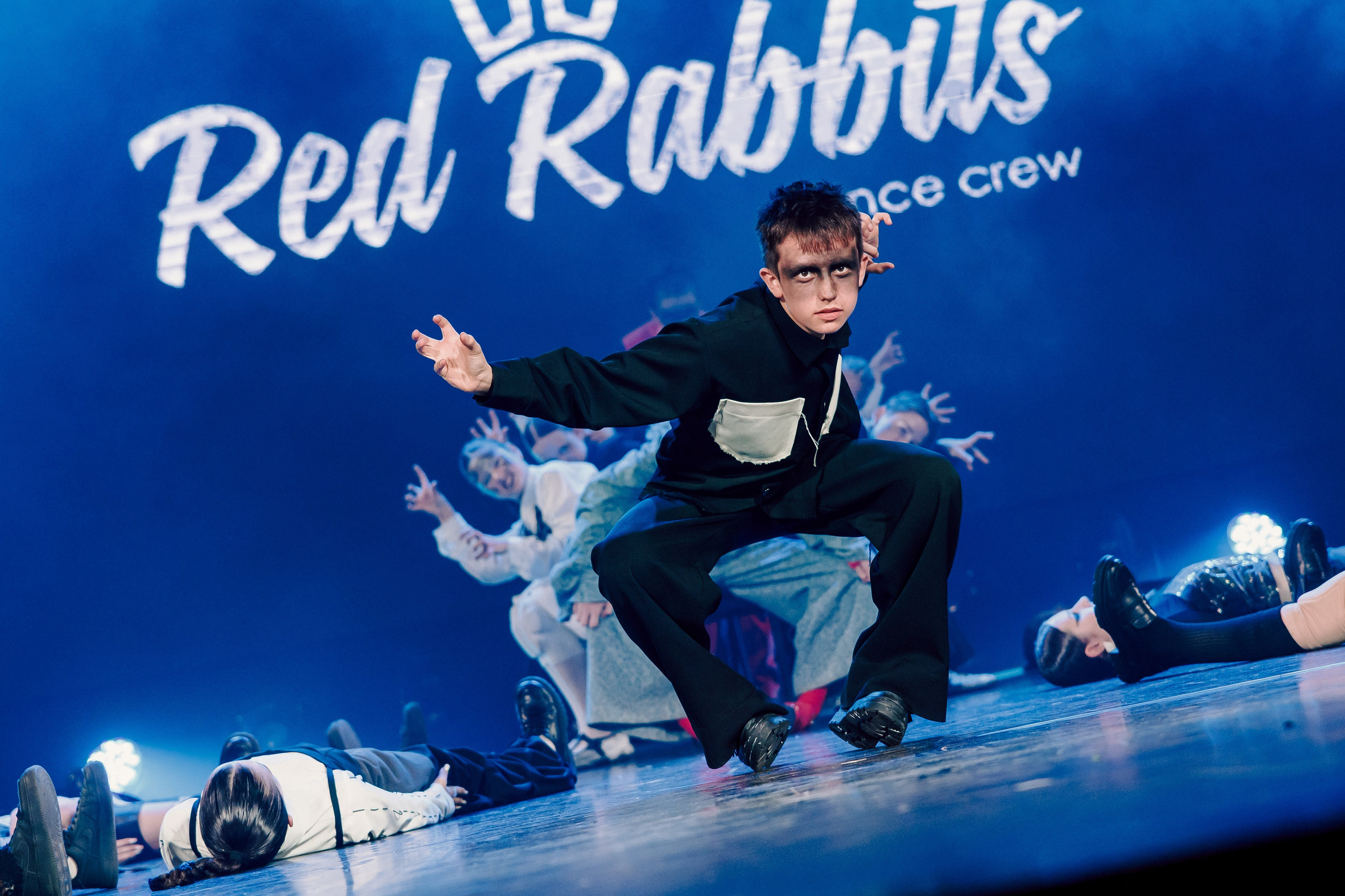 Отчётный концерт танцевальной школы «Red Rabbits» 2025. Лёшка Варзегов — фотограф