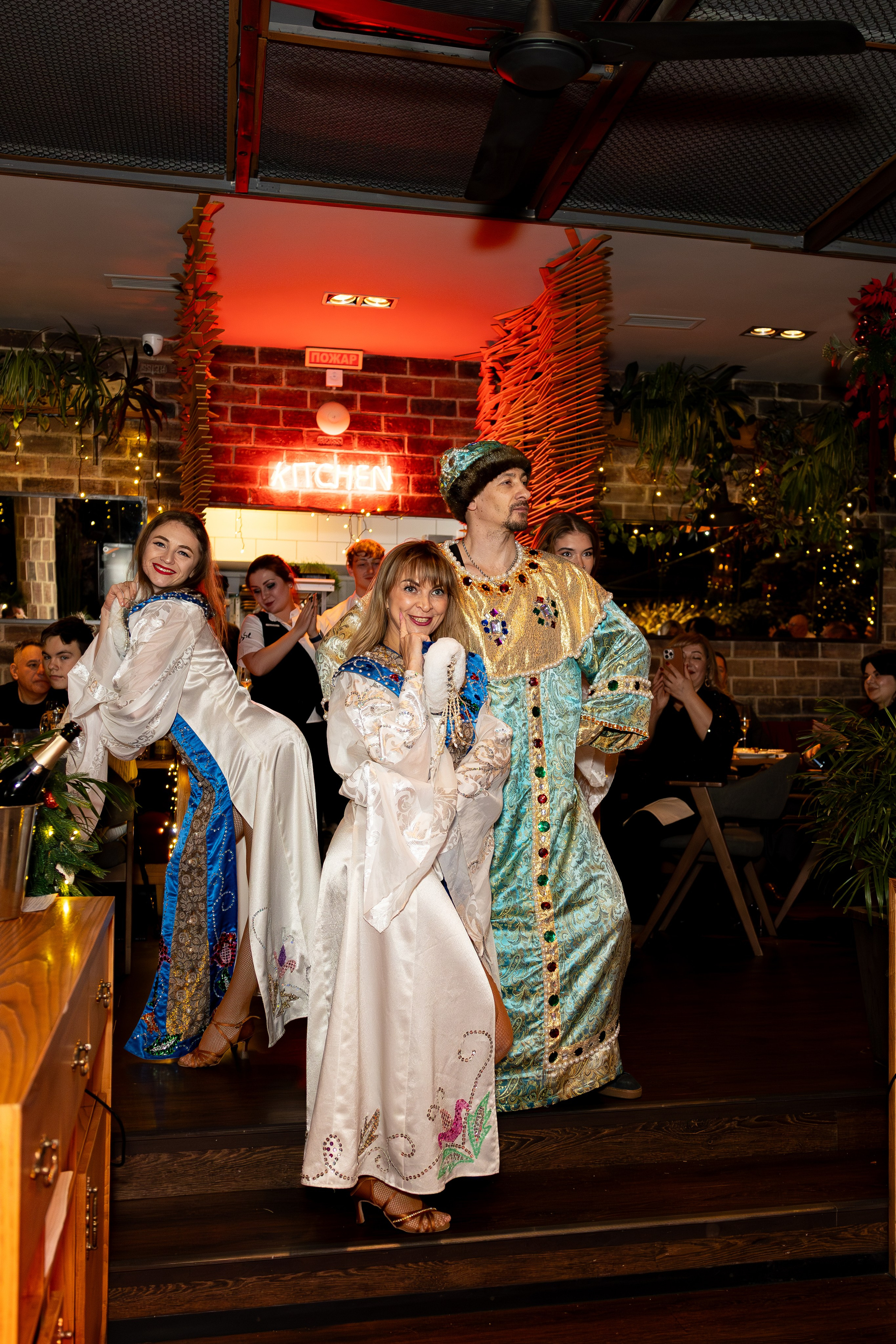 Новогодняя ночь 2026 в панорамном ресторане «Чайка». Дженбаз Павел — фотограф в Ялте