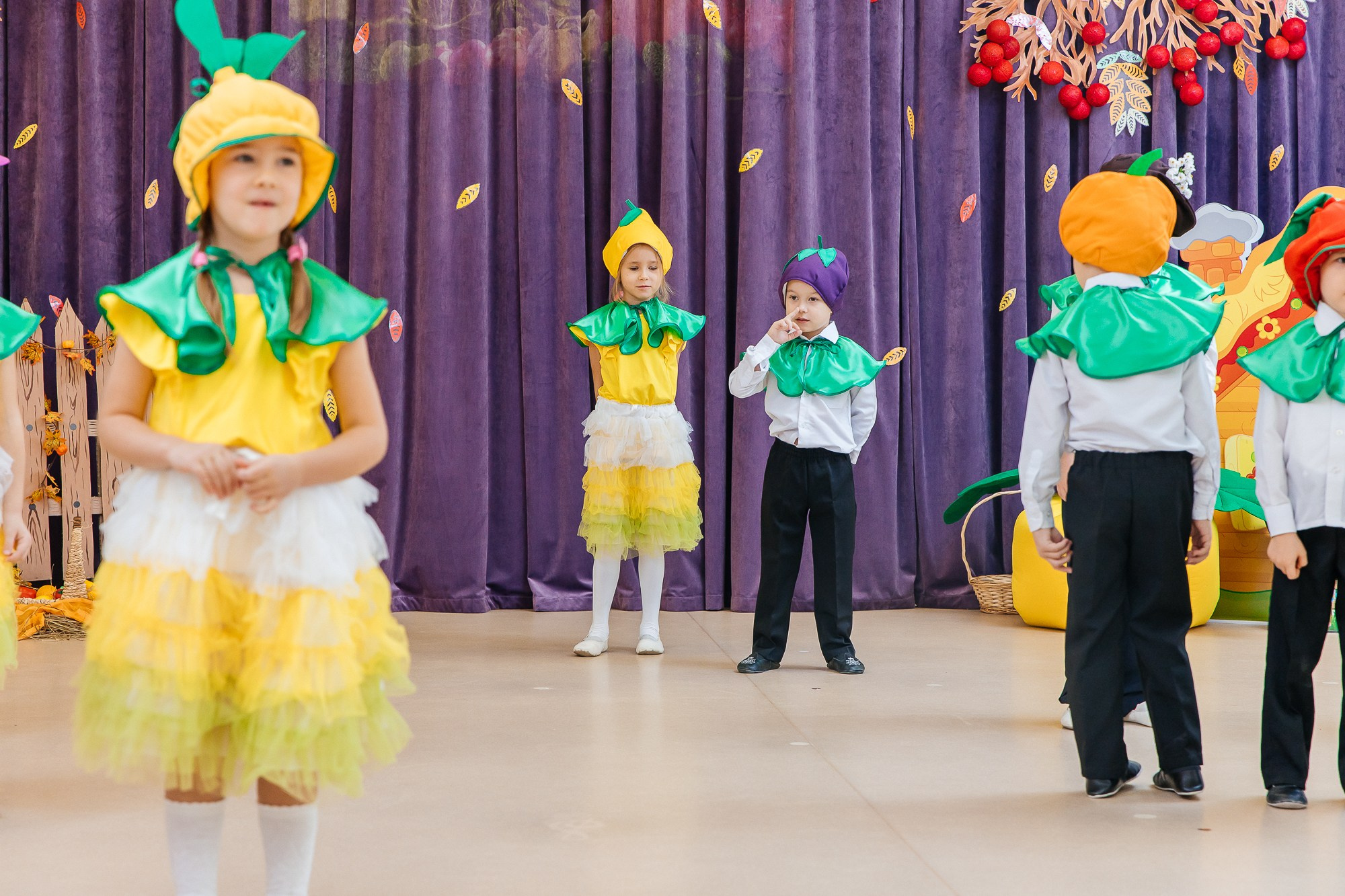 Детский сад № 13 — Осенний утренник (23 октября 2025). Свадебный и семейный фотограф Крамар Наталья