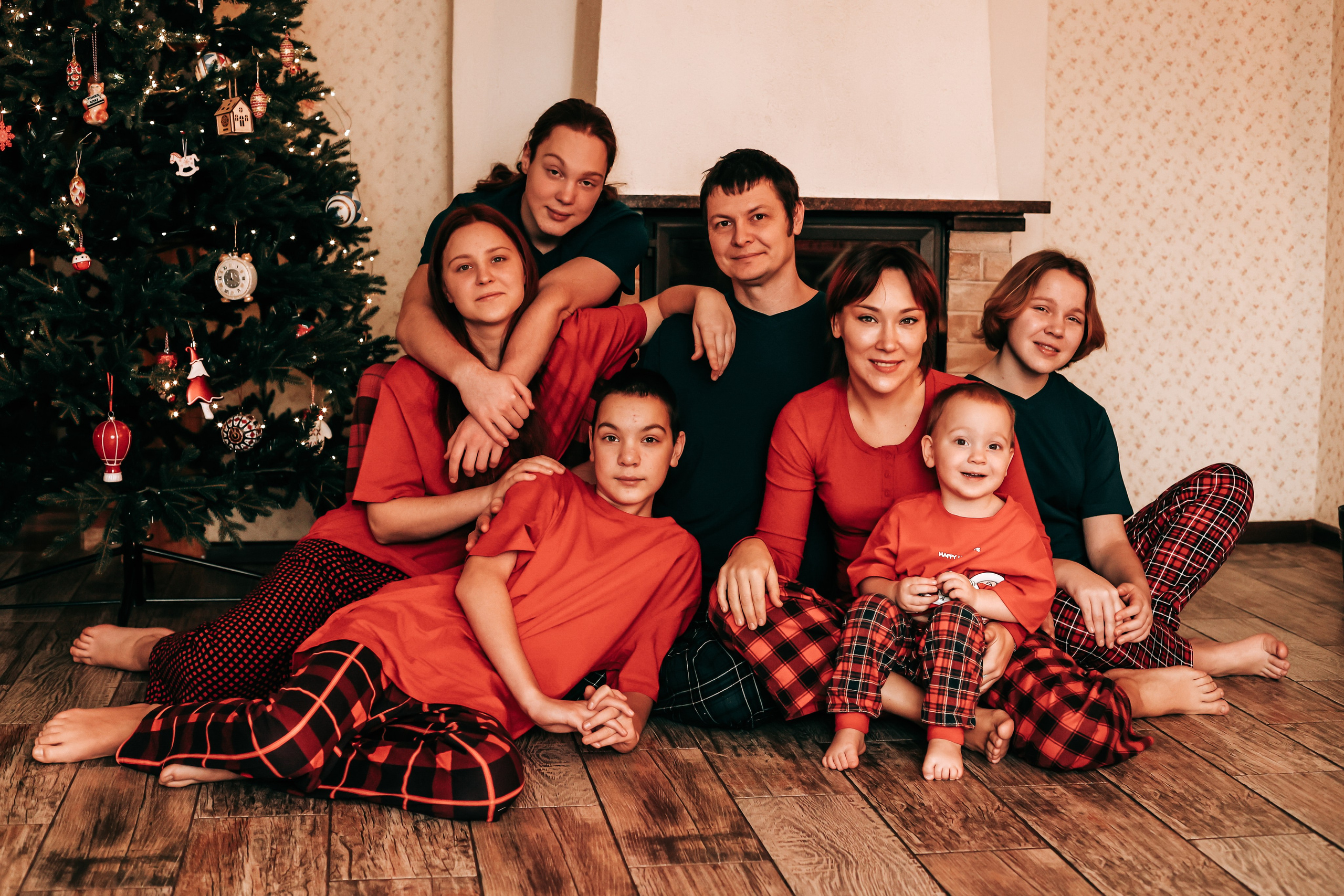 Фотосъёмка многодетной семьи. Съёмка многодетной семьи. Домашняя фотосессия. Домашняя съёмка. Семейная домашняя фотосессия.