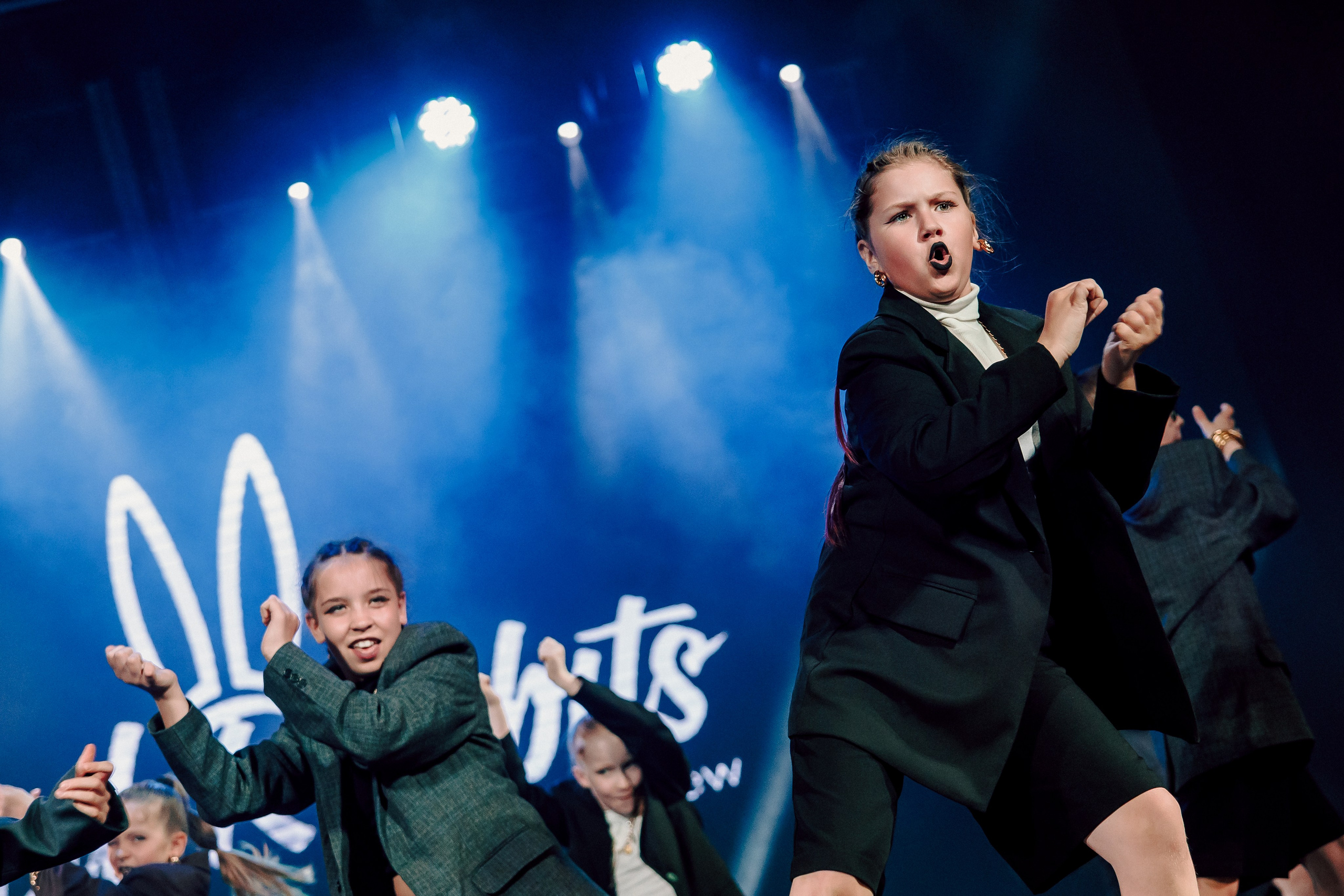 Отчётный концерт танцевальной школы «Red Rabbits» 2025. Лёшка Варзегов — фотограф