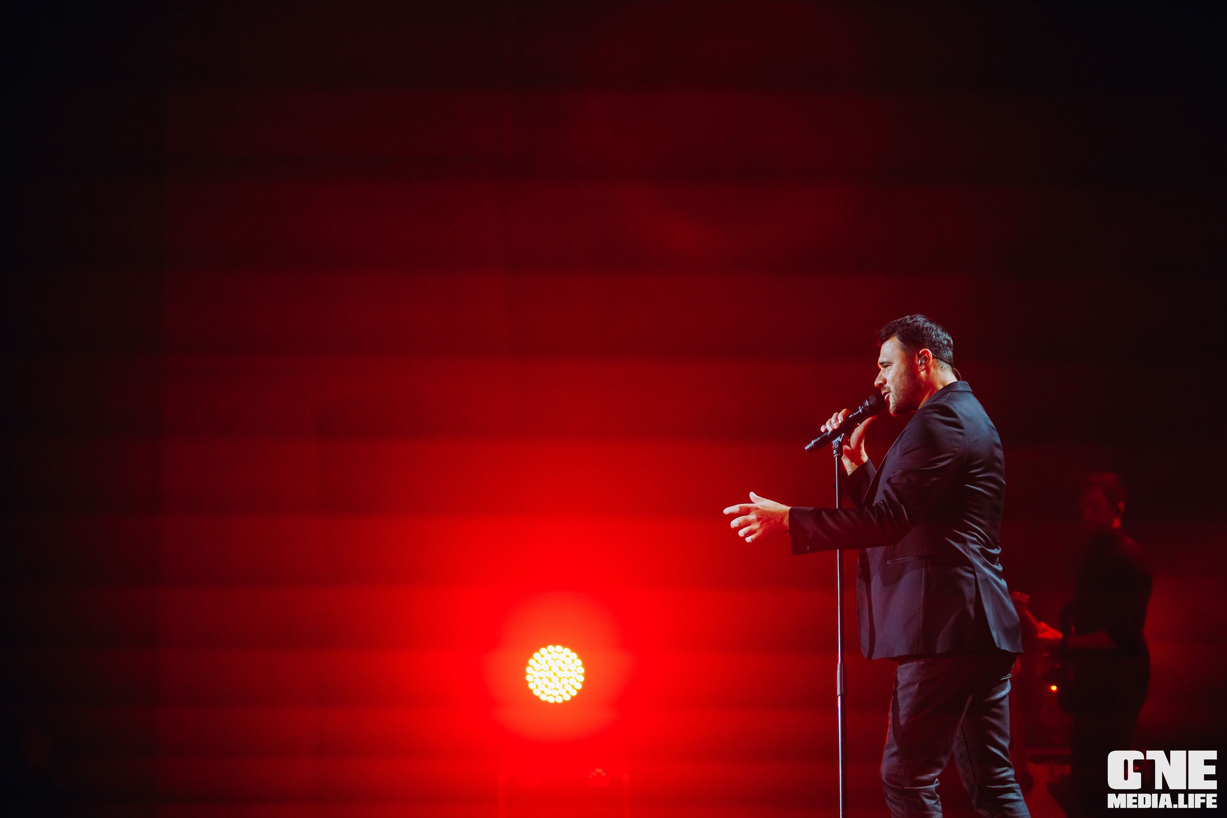 Фоторепортаж с концерта Эмина в Янтарь Холле. One Media Life: фоторепортажи, фотоотчеты с мероприятий и заведений