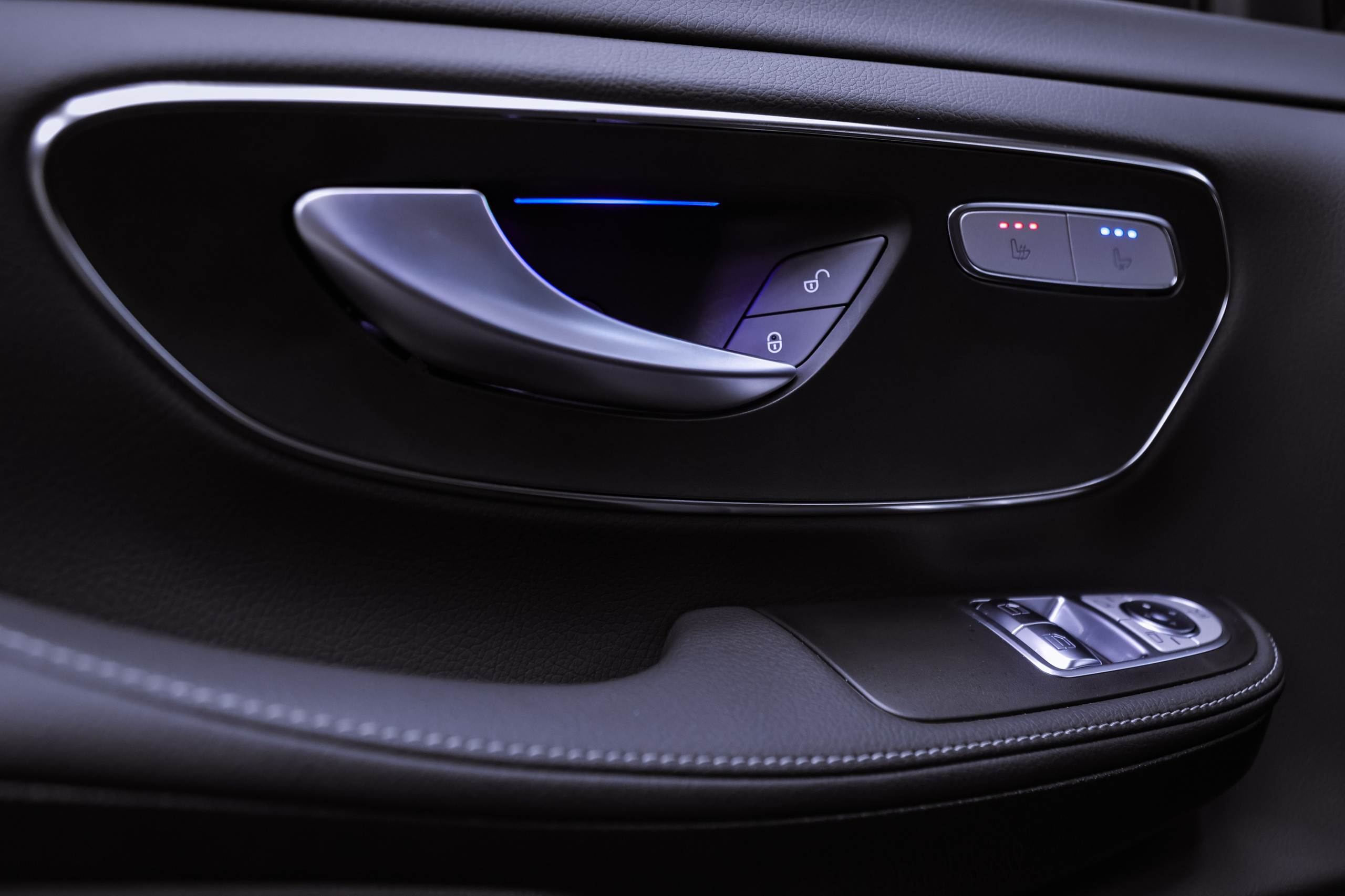 2024 MERCEDES BENZ V 300 d 4MATIC. Mixturecaptures