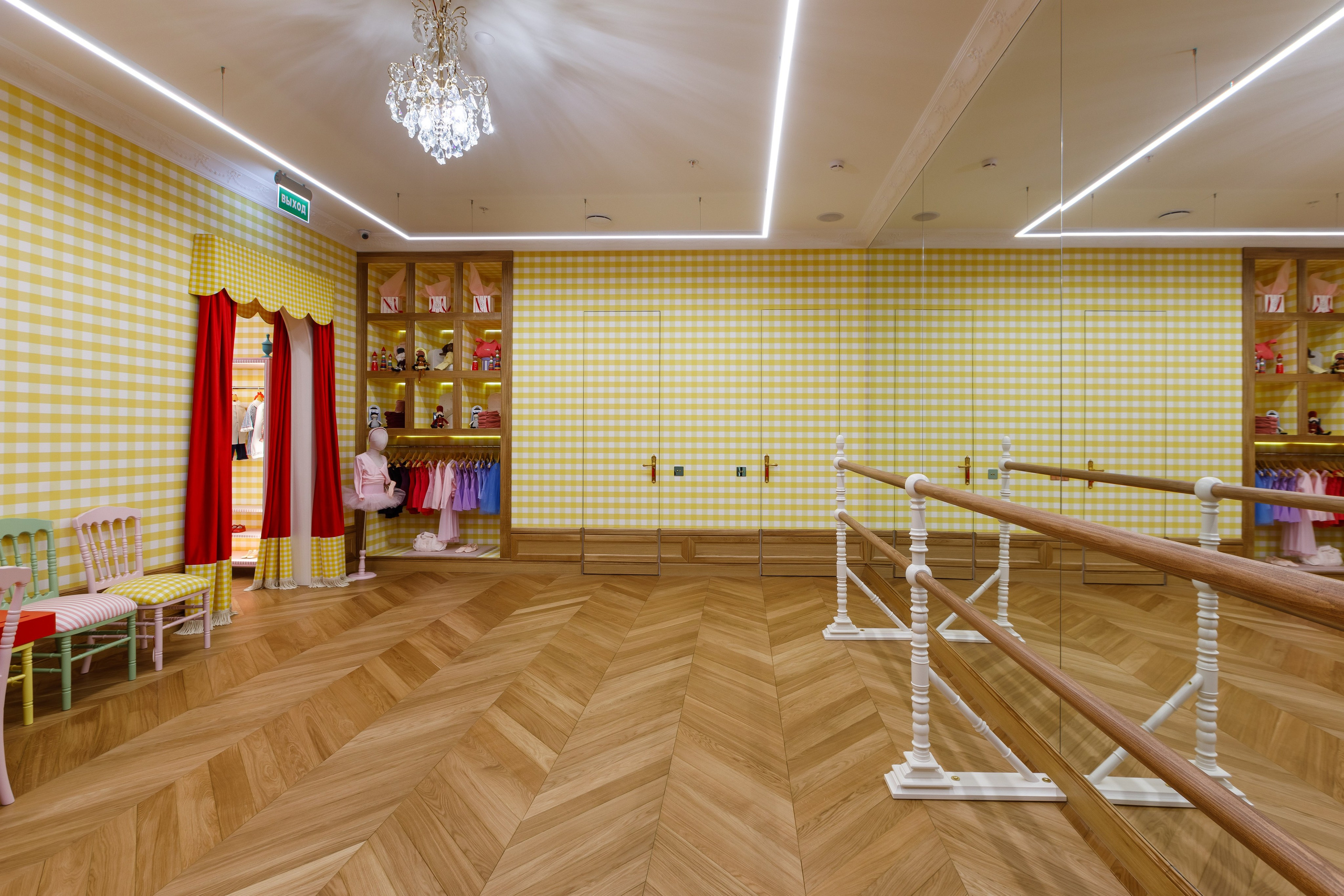 Фотосъемка торгового центра Покровский. Интерьерный фотограф в Москве Роман Потапов