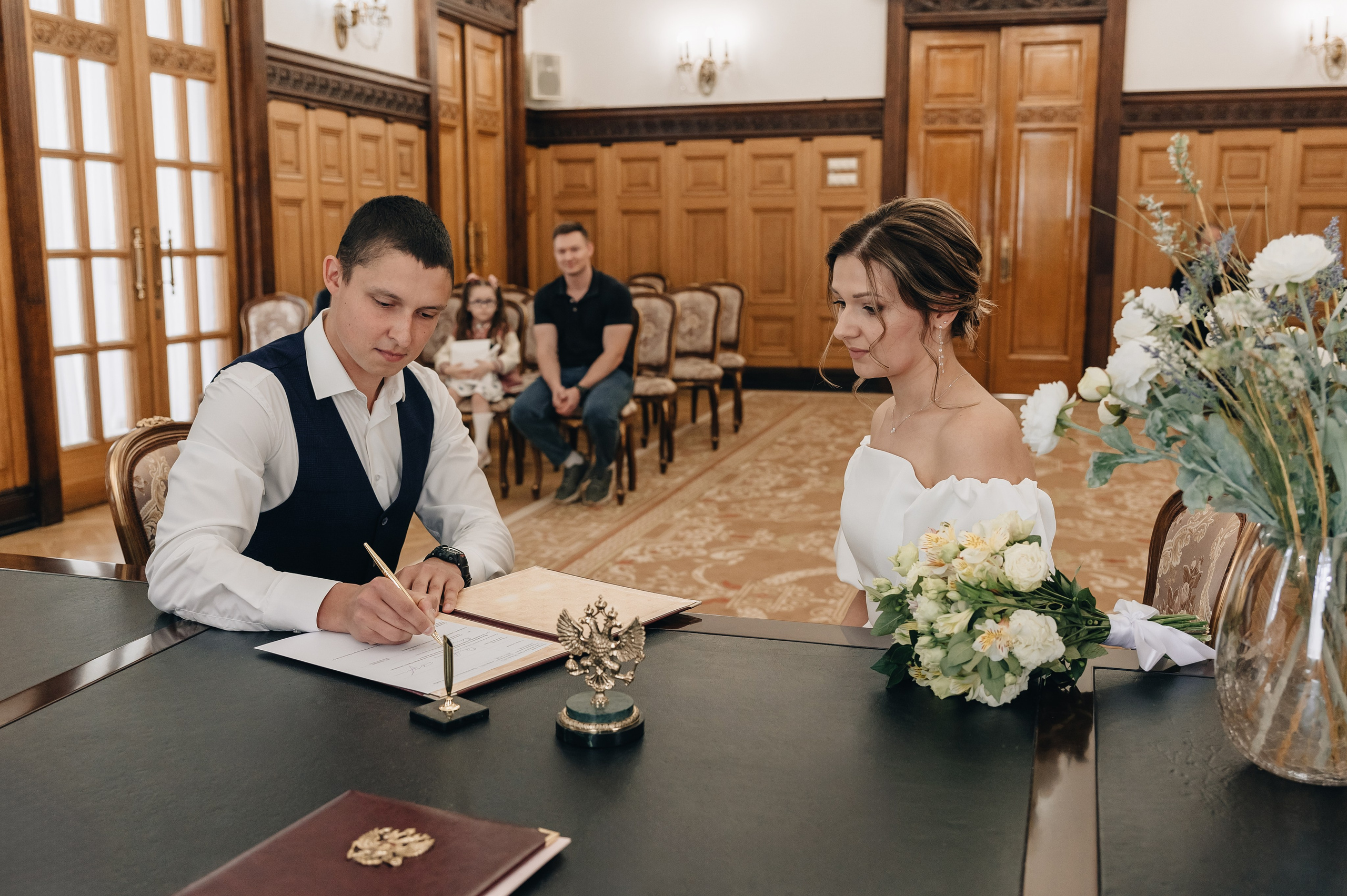 Свадебная фотосессия в Грибоедовском ЗАГСе. Портретный фотограф Москва Светлана Кашура