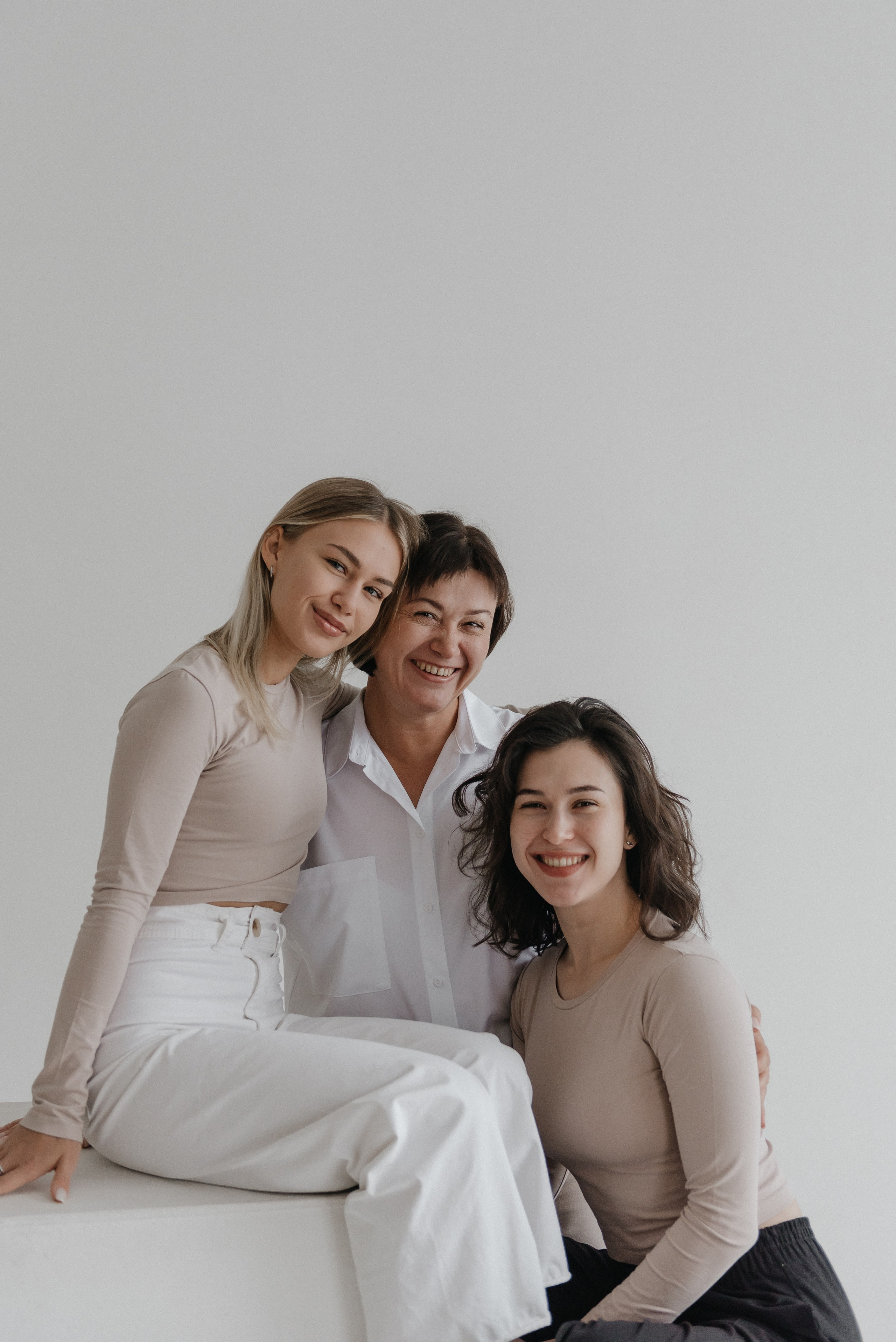 В студии большой семьёй