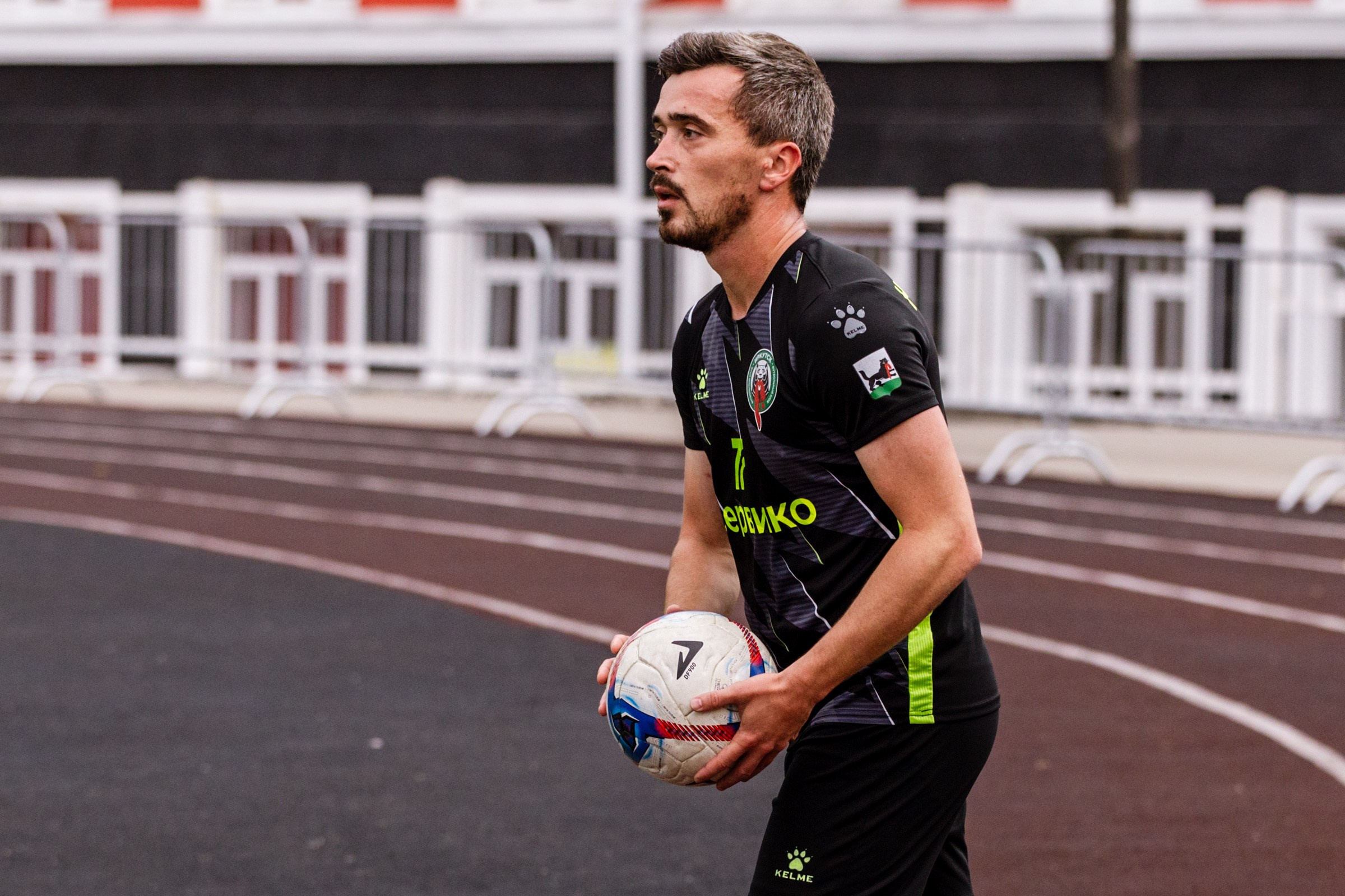 Первенство России по футболу LEON-Вторая лига Б | ФК Иркутск — Космос (Долгопрудный) | 14.09.25. Фотограф в Иркутске Евгения Айвазова