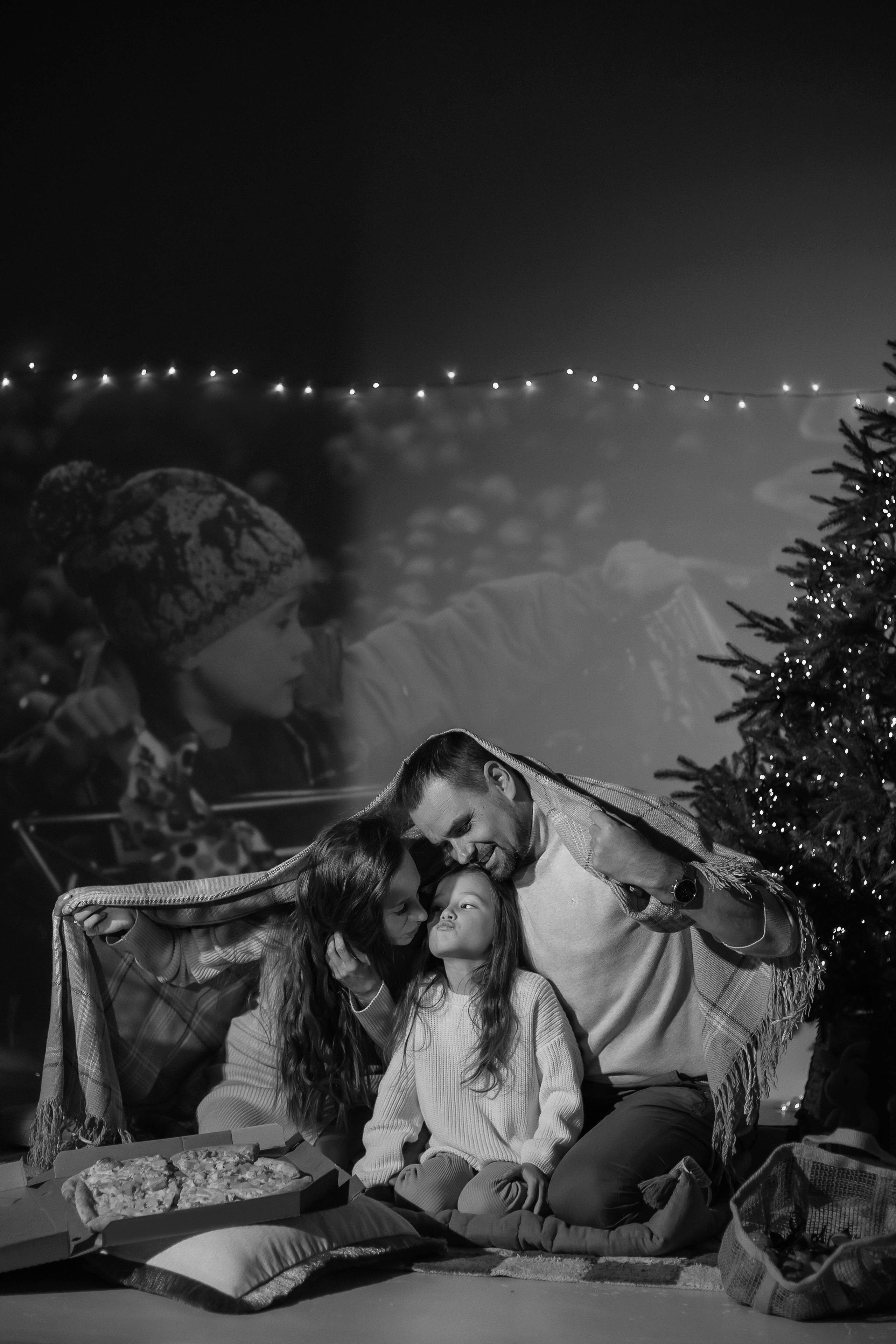 Семейная серия Анастасии вечером в студии, с проектором. Фотограф Екатеринубрг/Верхняя Пышма