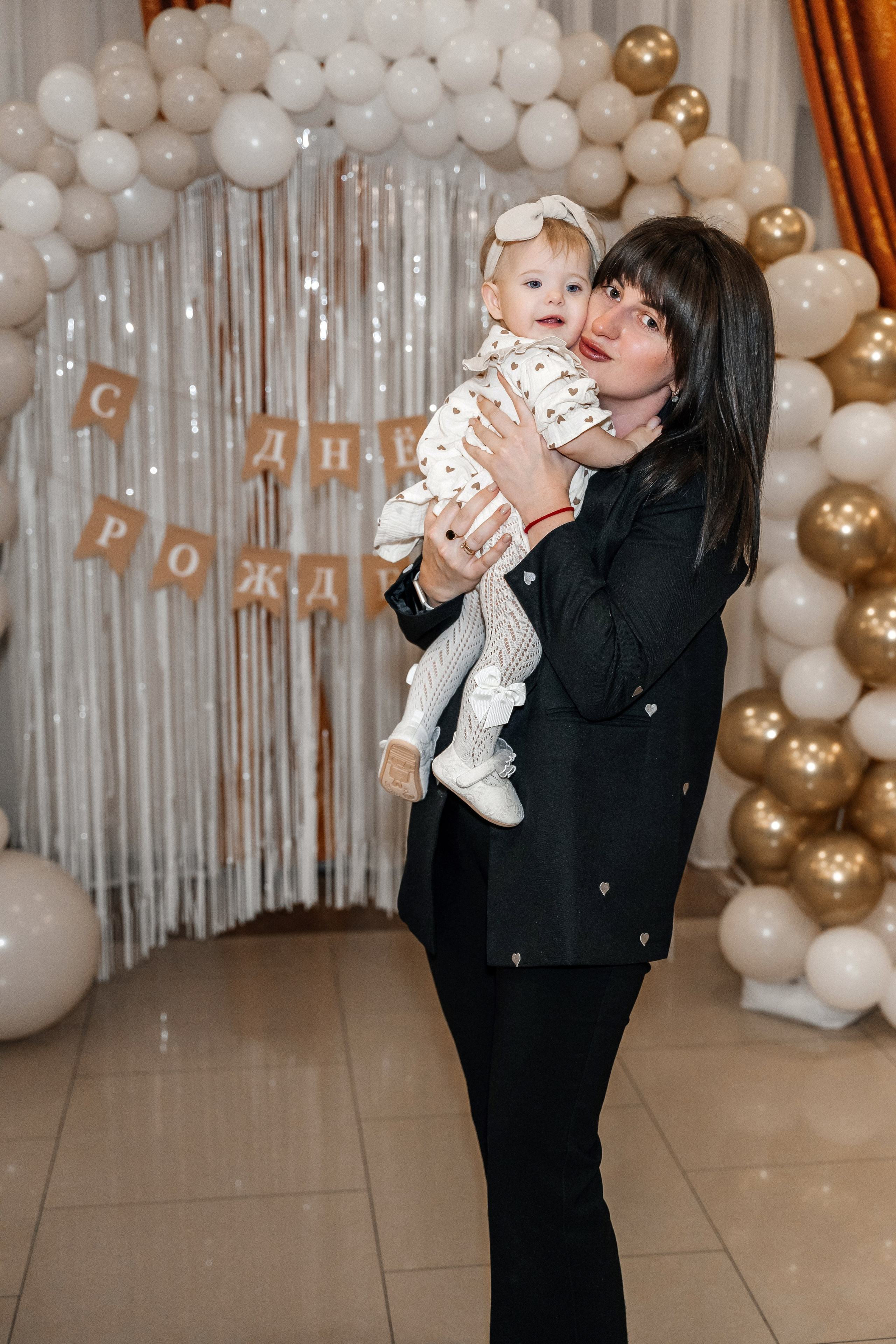 Александра и Виктория 1 годик. Семейный фотограф в Белгороде Амелина Алина