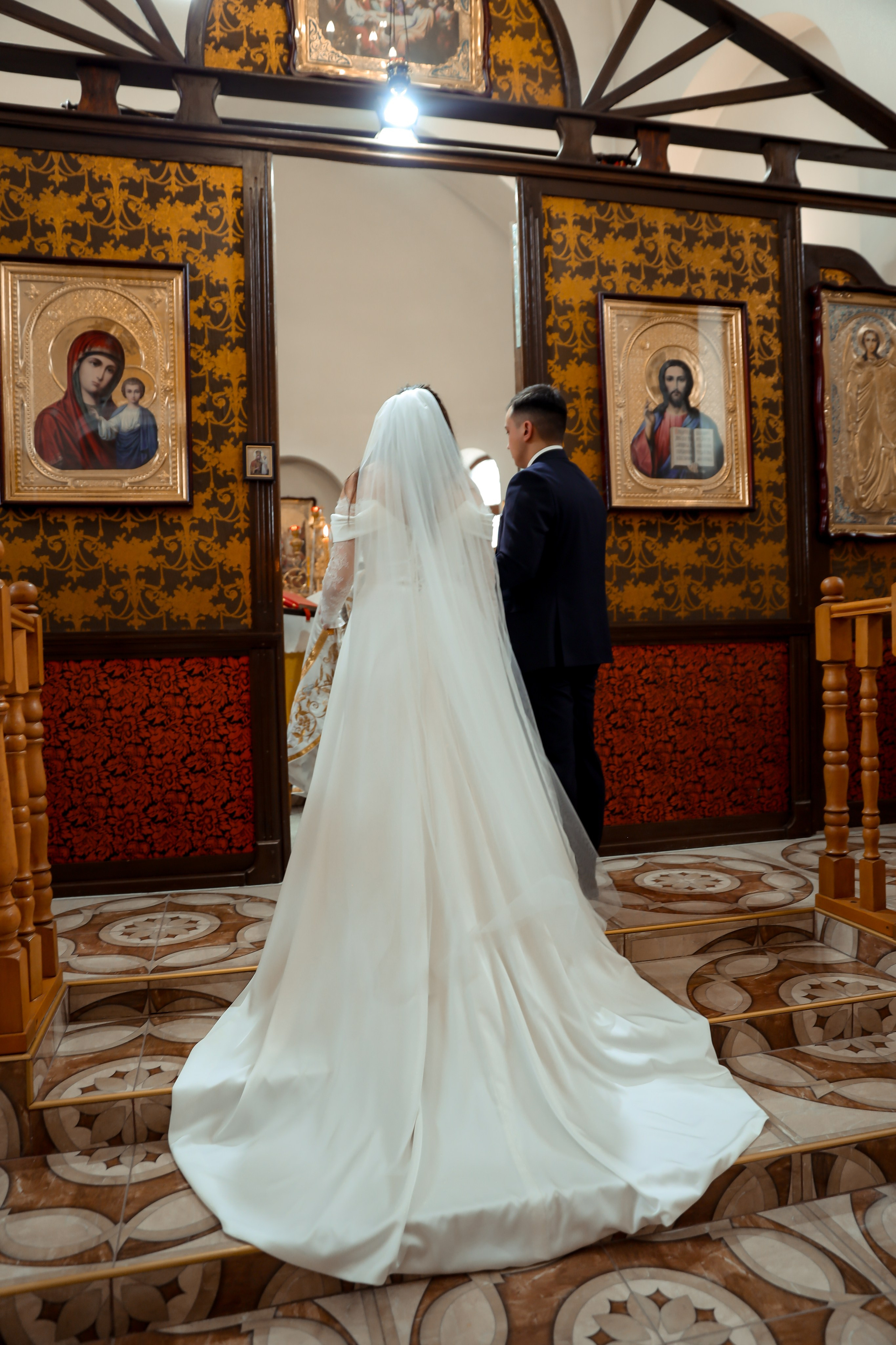 Венчание в церкви в Алуште. Свадебный фотограф в Крыму