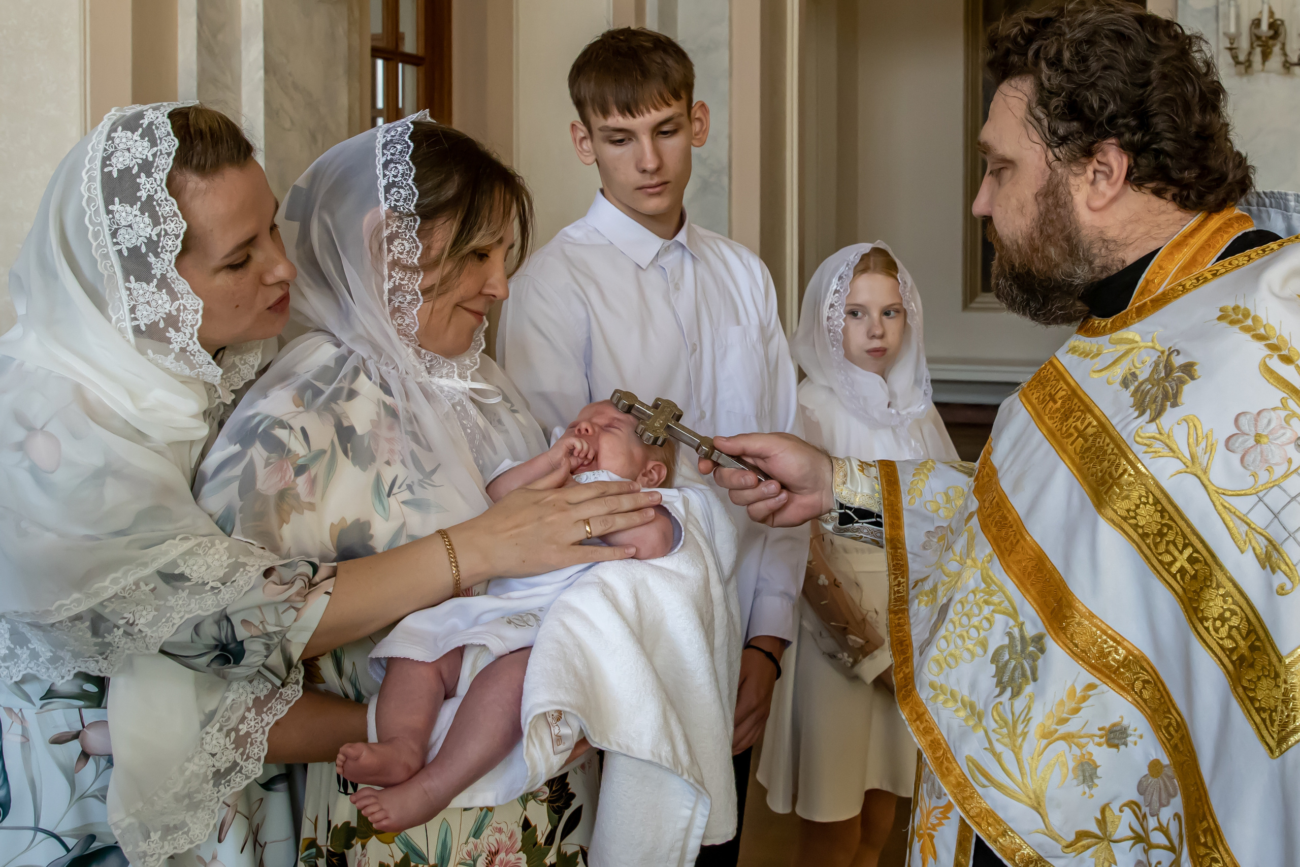 Мл. Варвара. Рассказ о Крещении. ФОТОГРАФ РАДОСТИ Фотосессия в студии СПб. Портретный фотограф — Юрий Торлопов
