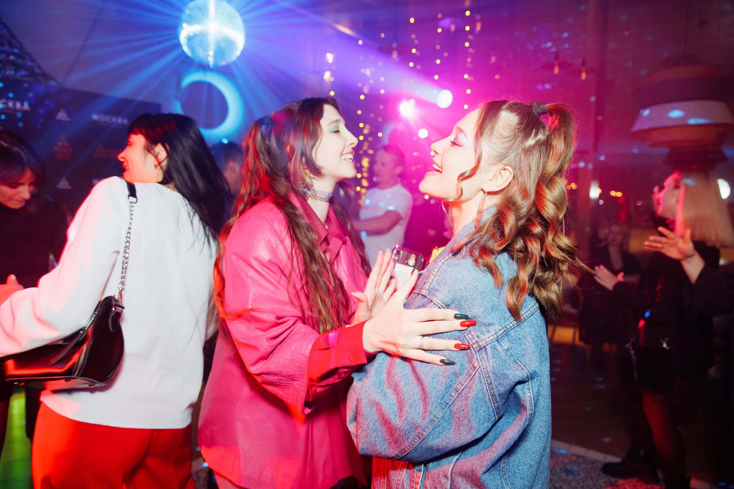 Открытие ресторана Baleno в Острове мечты. Репортажный фотограф на мероприятие в Москве Алексей Терентьев