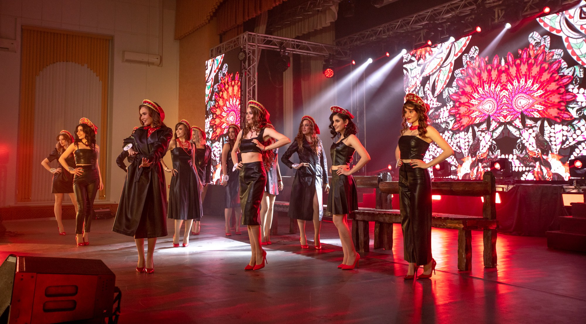 Конкурс красоты Мисс КубГУ 2022. Репортажный, промышленный и маркетплейс-фотограф Дмитрий Чернат