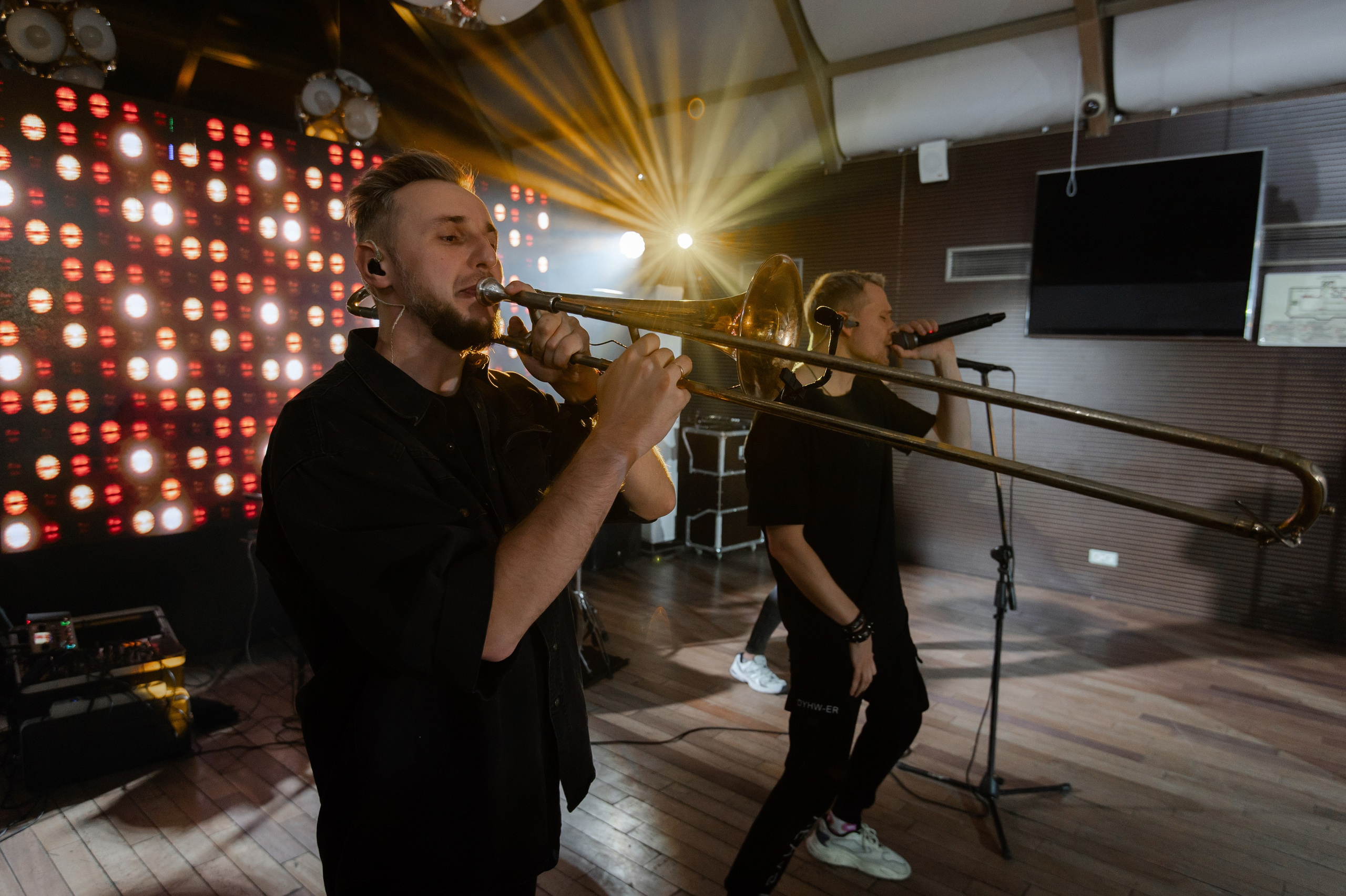 Свадебная фотосессия в Сохо Азов. Свадебный фотограф в Ростове Максимов Максим