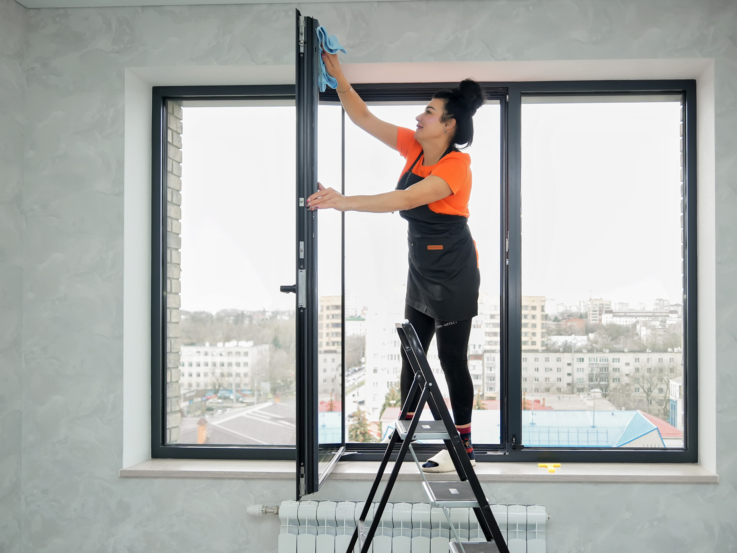Мытьё окон — Чистота без разводов и следов. г. Ставрополь. Клининговая компания «Апельсин» Ставрополь