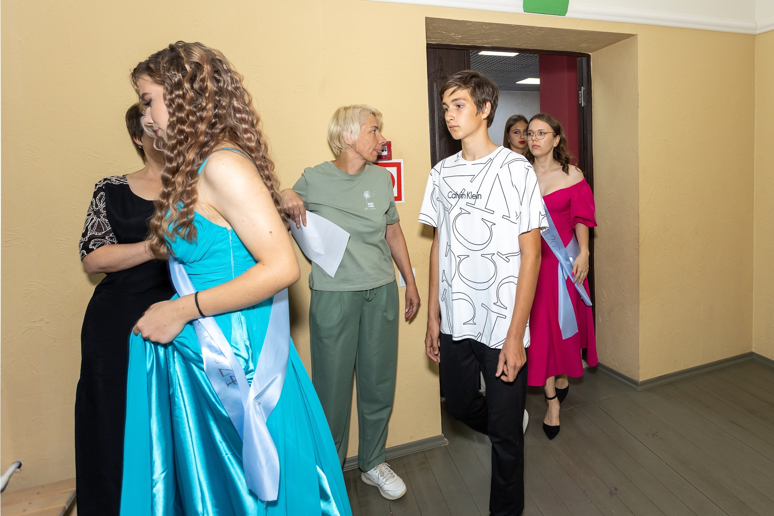 Вручение аттестата и выпускной вечер. Выпускные альбомы Майкоп, Краснодар Елена Золотарева