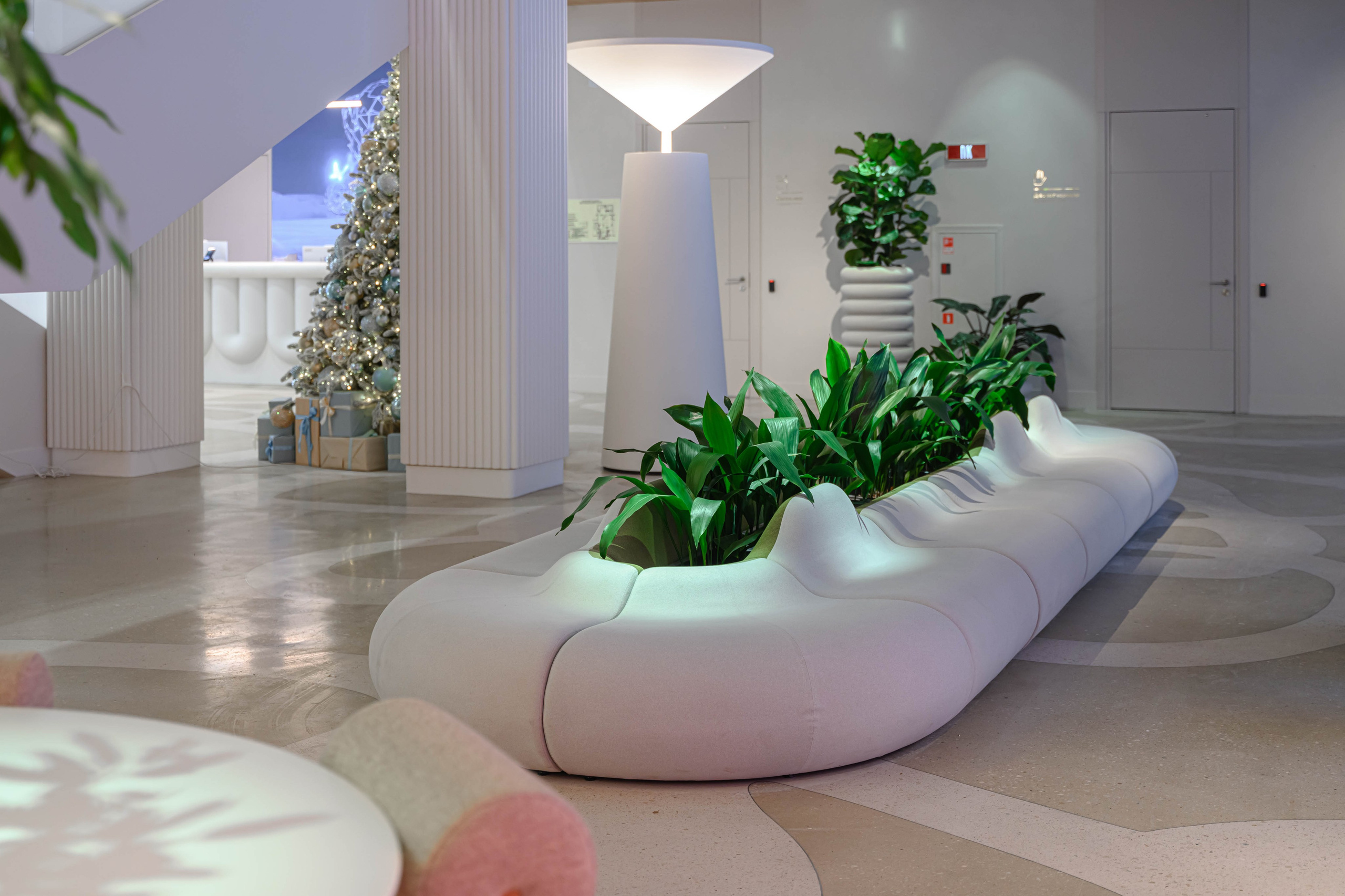 Фотосъемка мебели кофейни в холле аппартаментов Well. Интерьерный и репортажный фотограф в Санкт-Петербурге