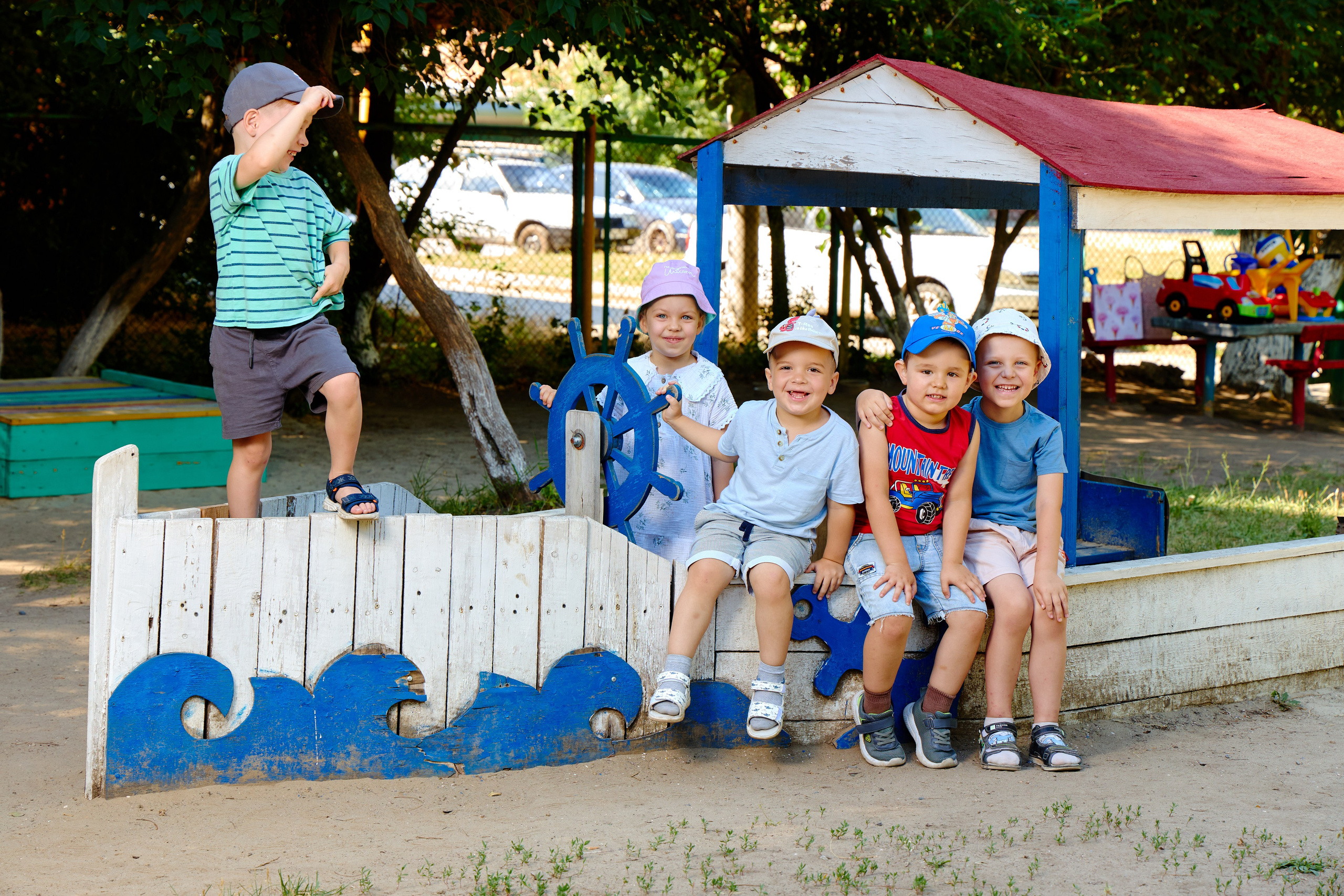 Пример летней съёмки в детском саду № 92 младшая группа Ромашки. Фотограф Выпускные альбомы Таганрог Сергей Коробченко
