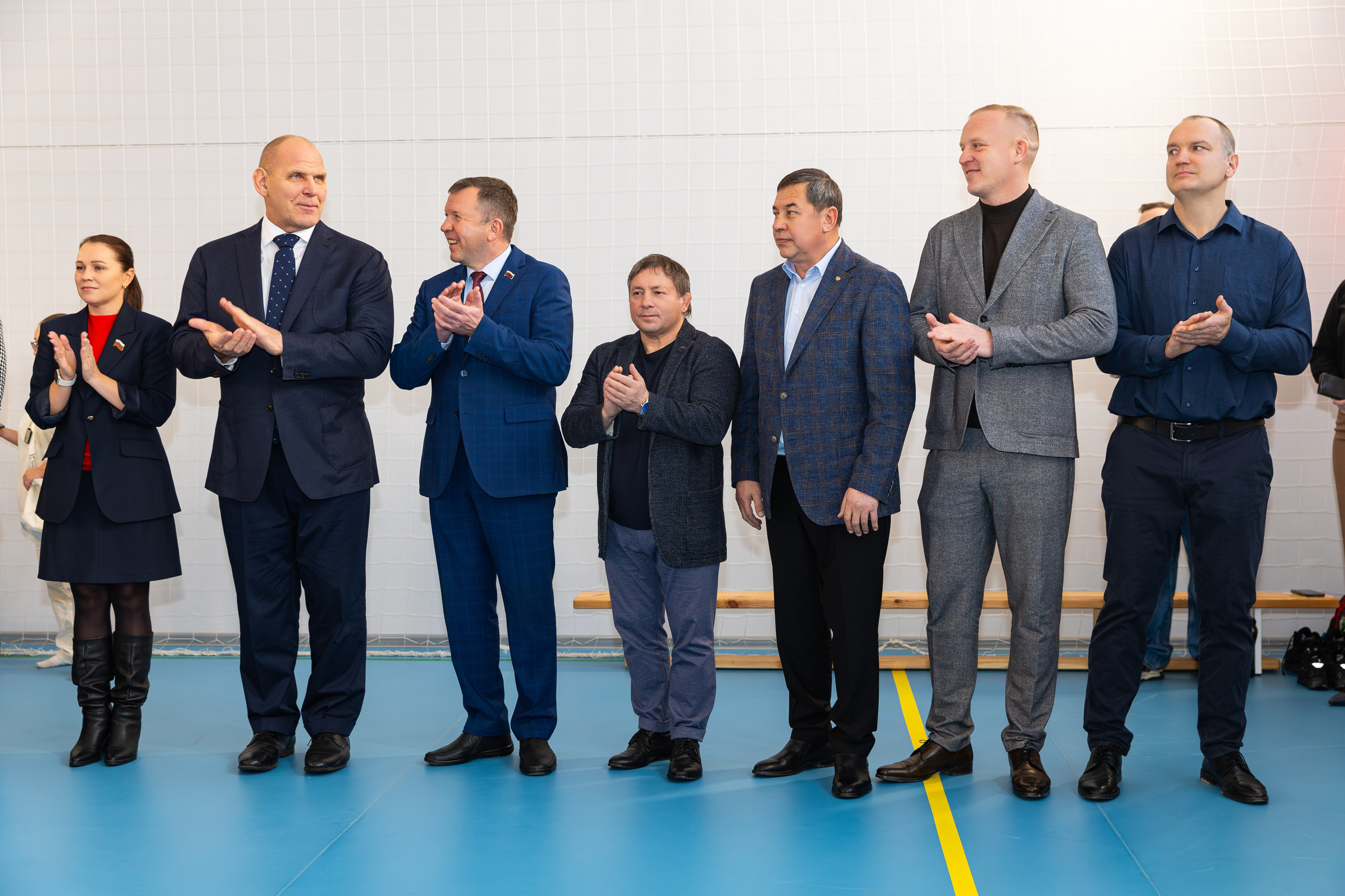 Открытия спортивного зала по вольной борьбе. В школе № 221. Фотограф Александр Поздняков  Новосибирск