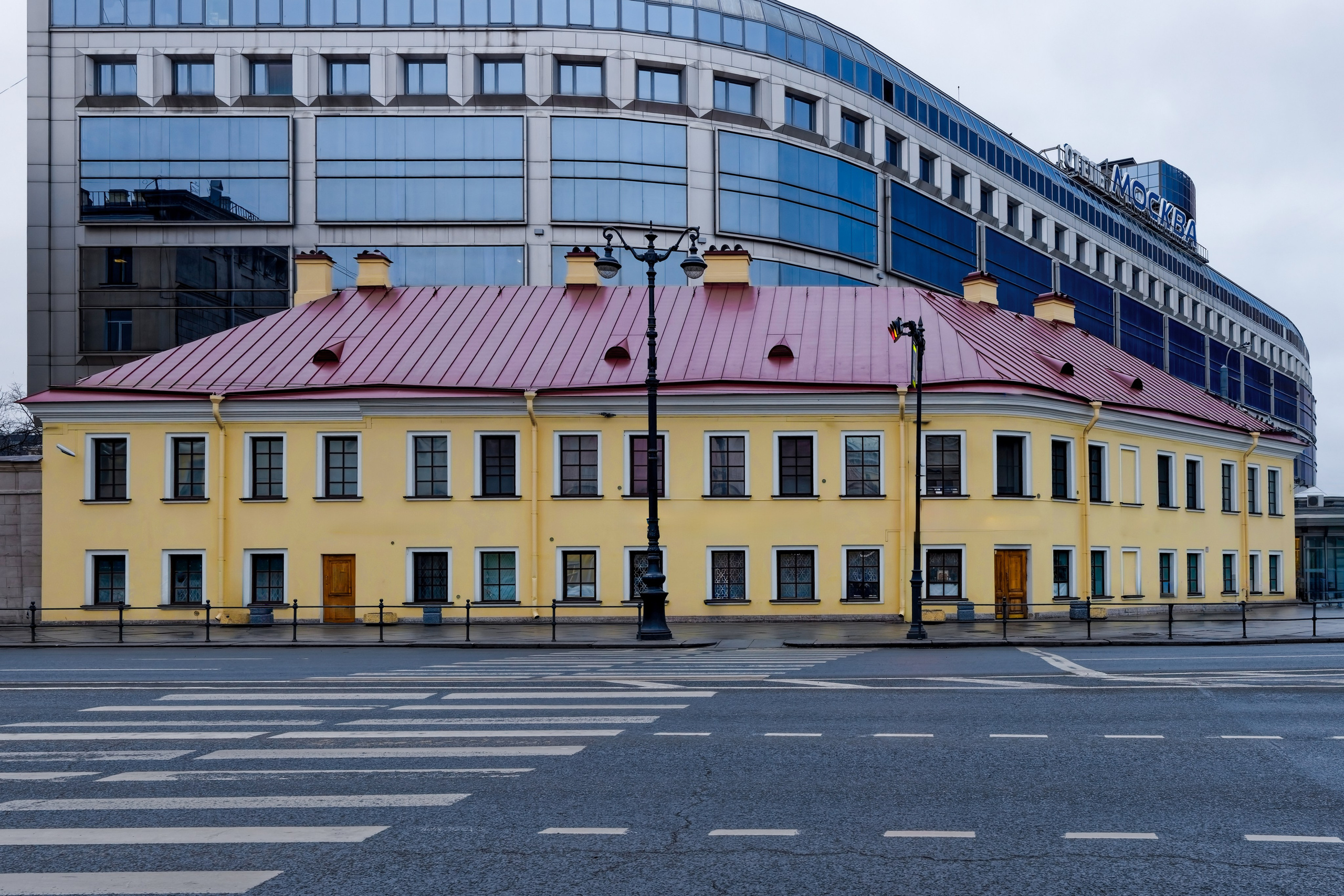 Санкт-Петербург, Невский проспект, дом 190. Жилой дом Александро-Невской лавры, 1790. Архитектор Иван Егорович Старов. ОКНФЗ 781510379090136