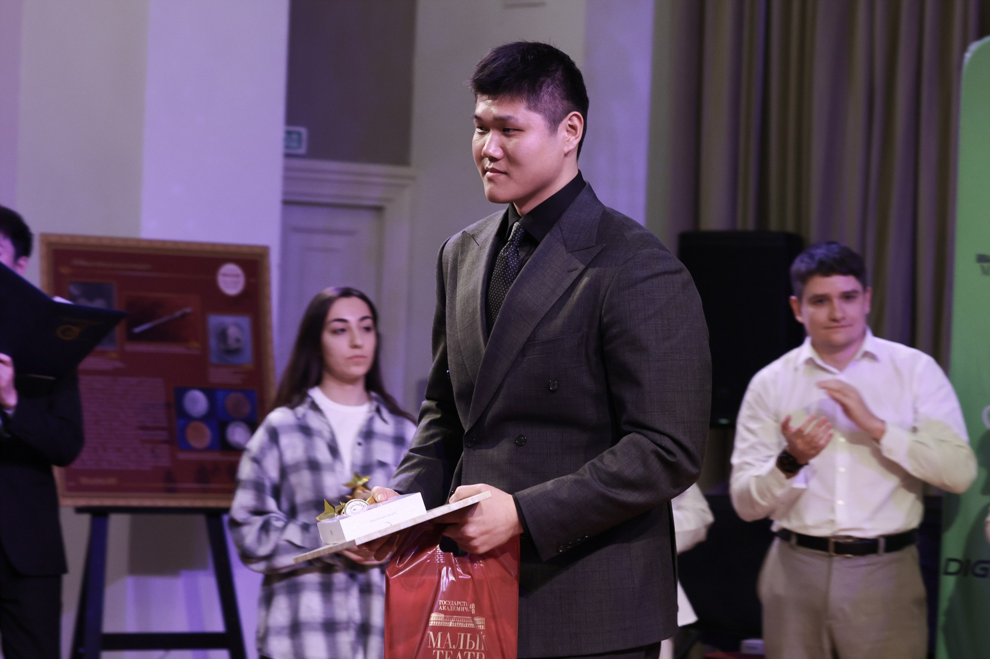 Заключительный этап II Международного конкурса-фестиваля ораторского искусства «Русское слово». Репортажный, архитектурный, театральный и файн-арт фотограф Лена Мельникова в Москве