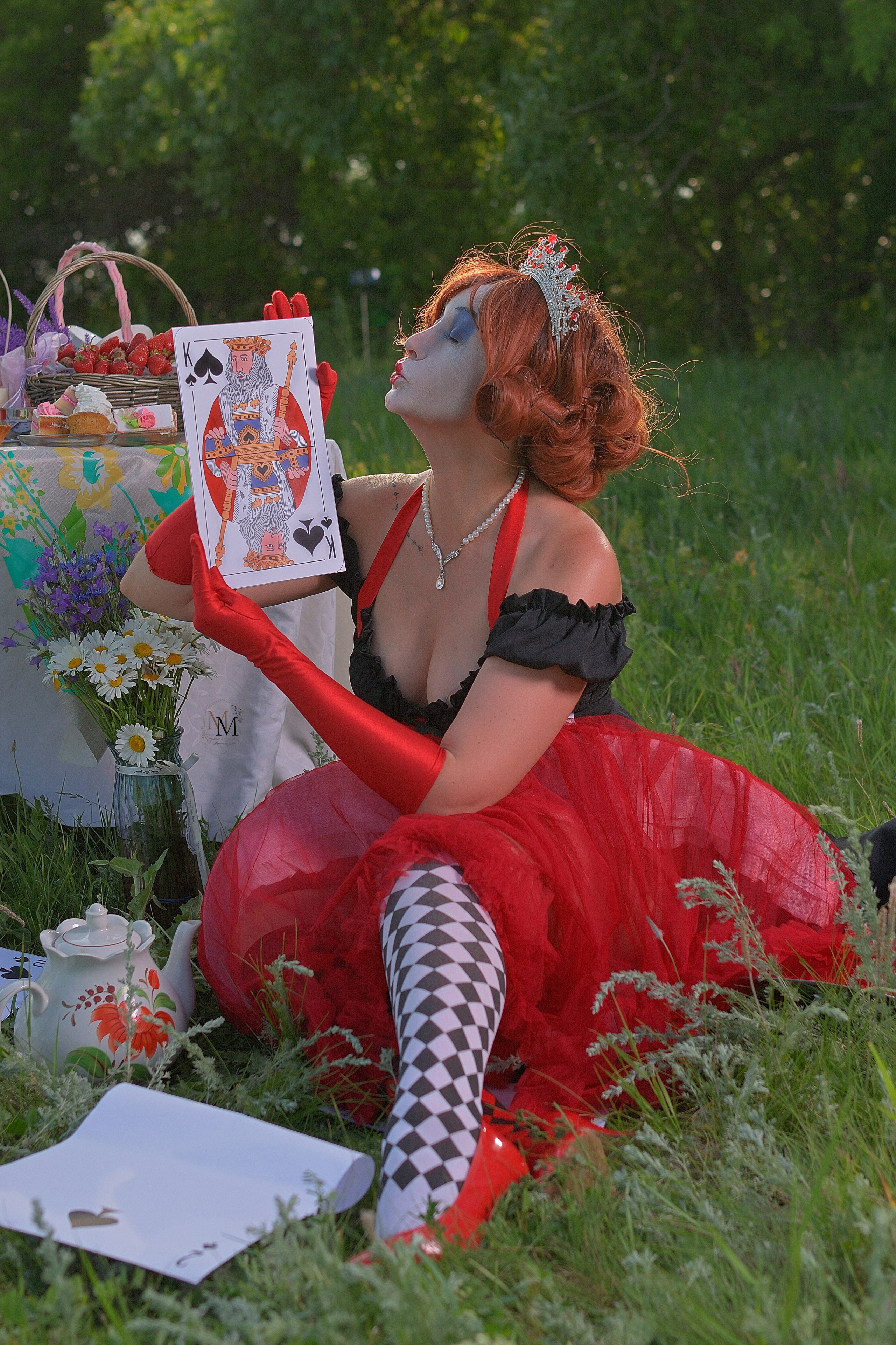 Алиса в стране чудес. Фотосъемки в Сызрани. Портретная фотосъемка. Арт-студия "Мастер и Маргарита". Фотограф Кищенко Дмитирий.