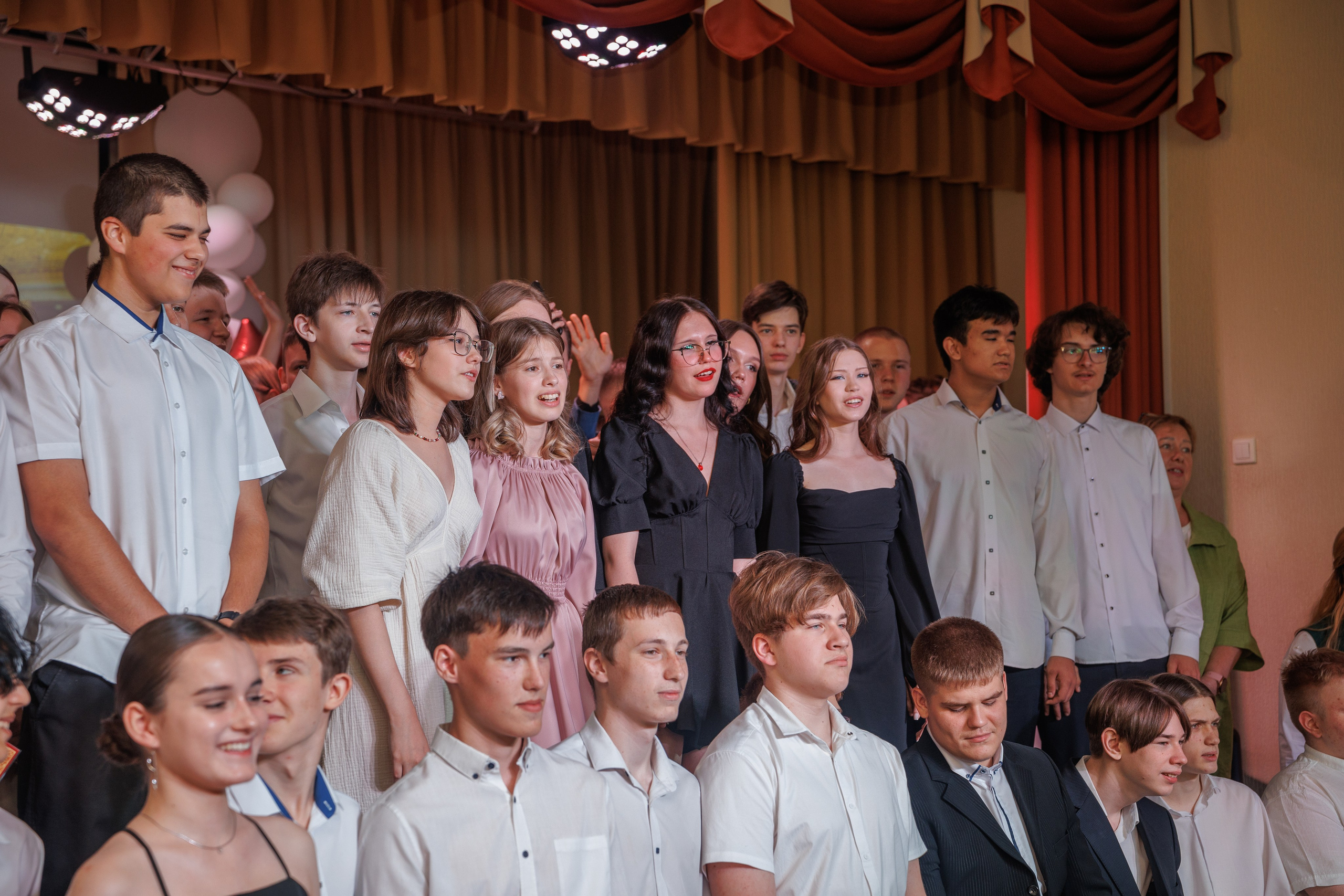 Вручение аттестатов. Свадебный и семейный фотограф в Новосибирске Ирина Дорошкова