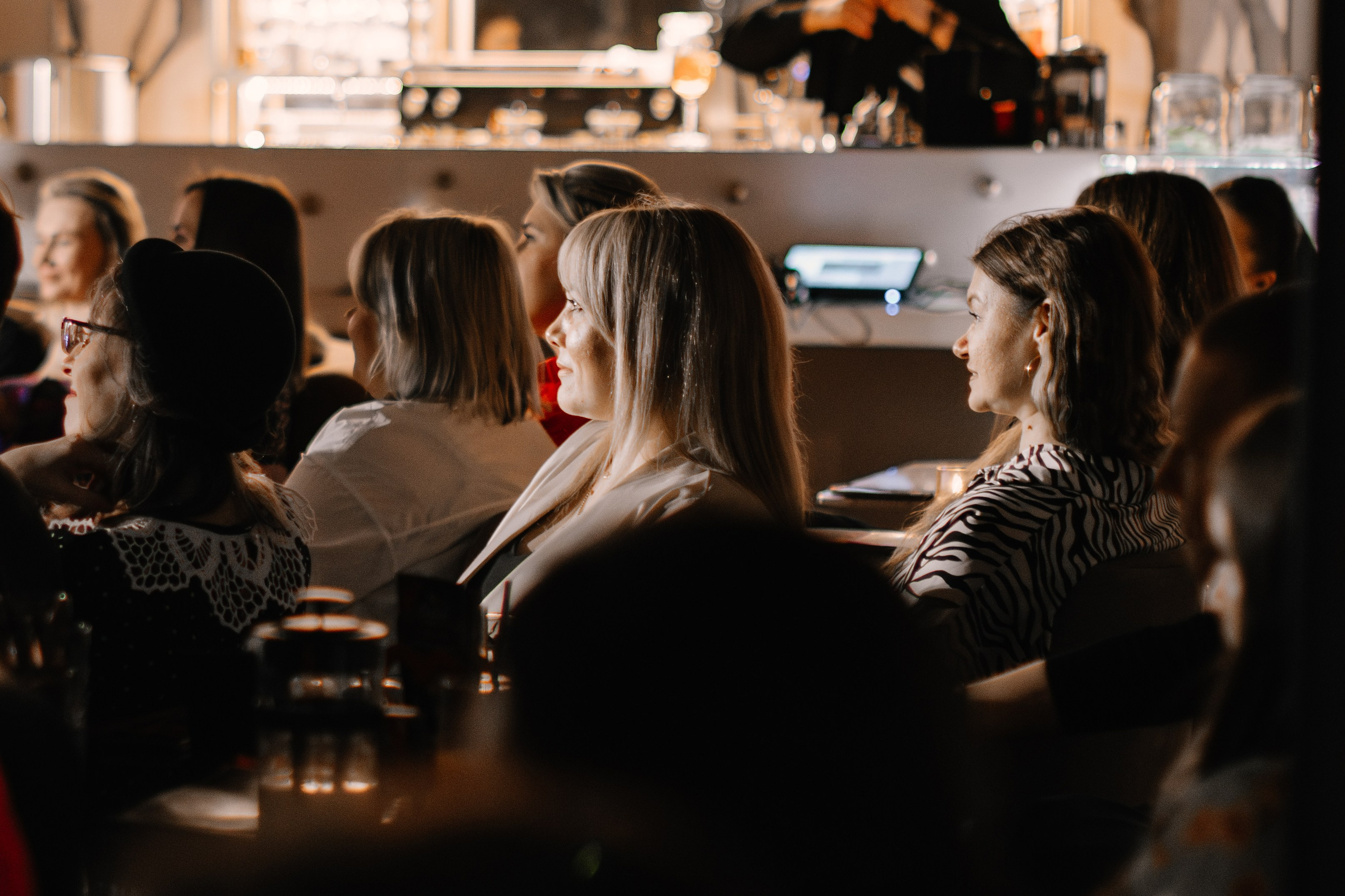 StandUp с Наташей Красновой. 1 апреля в Sketch. Фотограф в Челябинске Любовь Денисенко