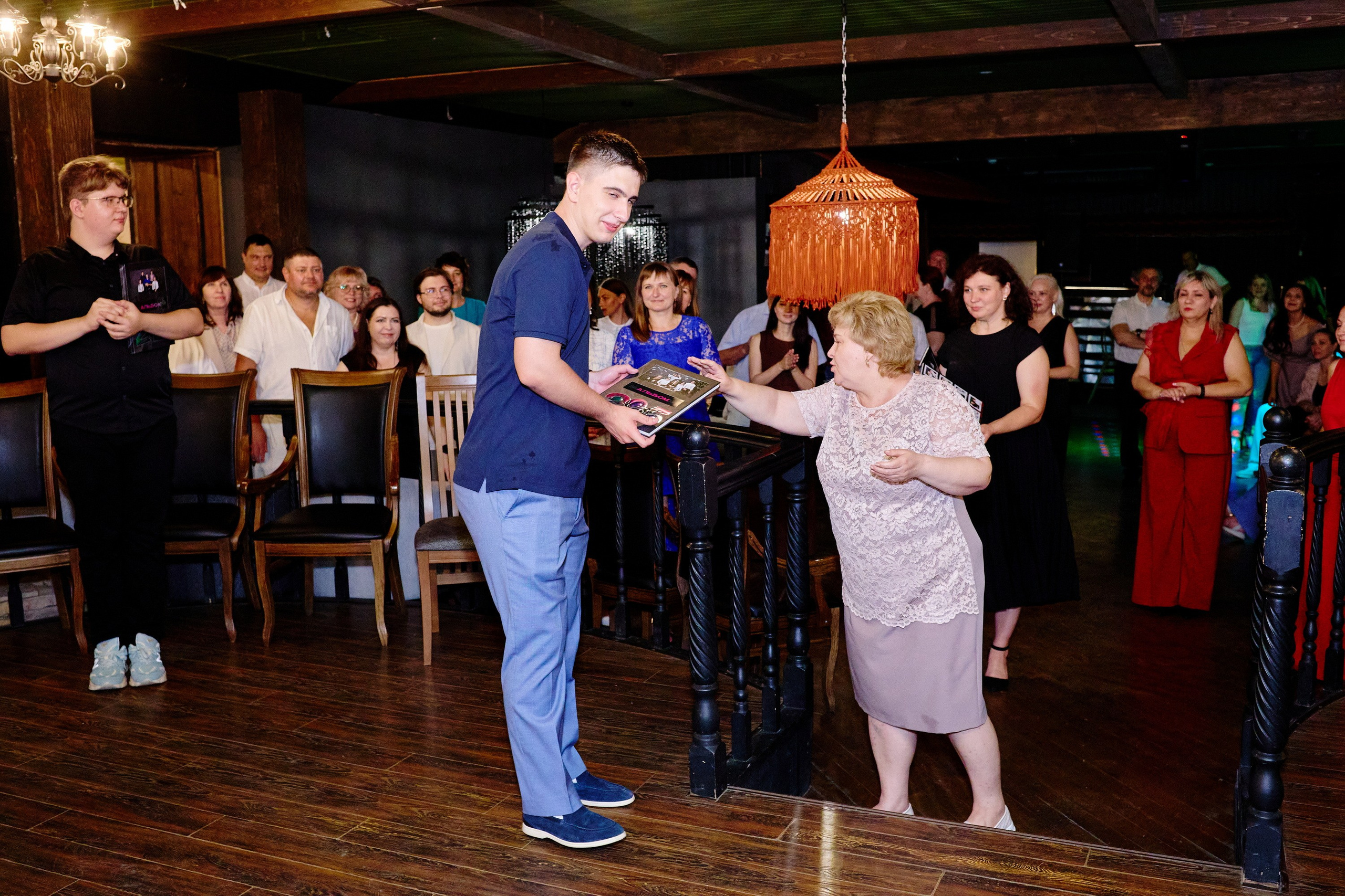 Выпускной 35 Сош. Фотограф Выпускные альбомы Таганрог Сергей Коробченко