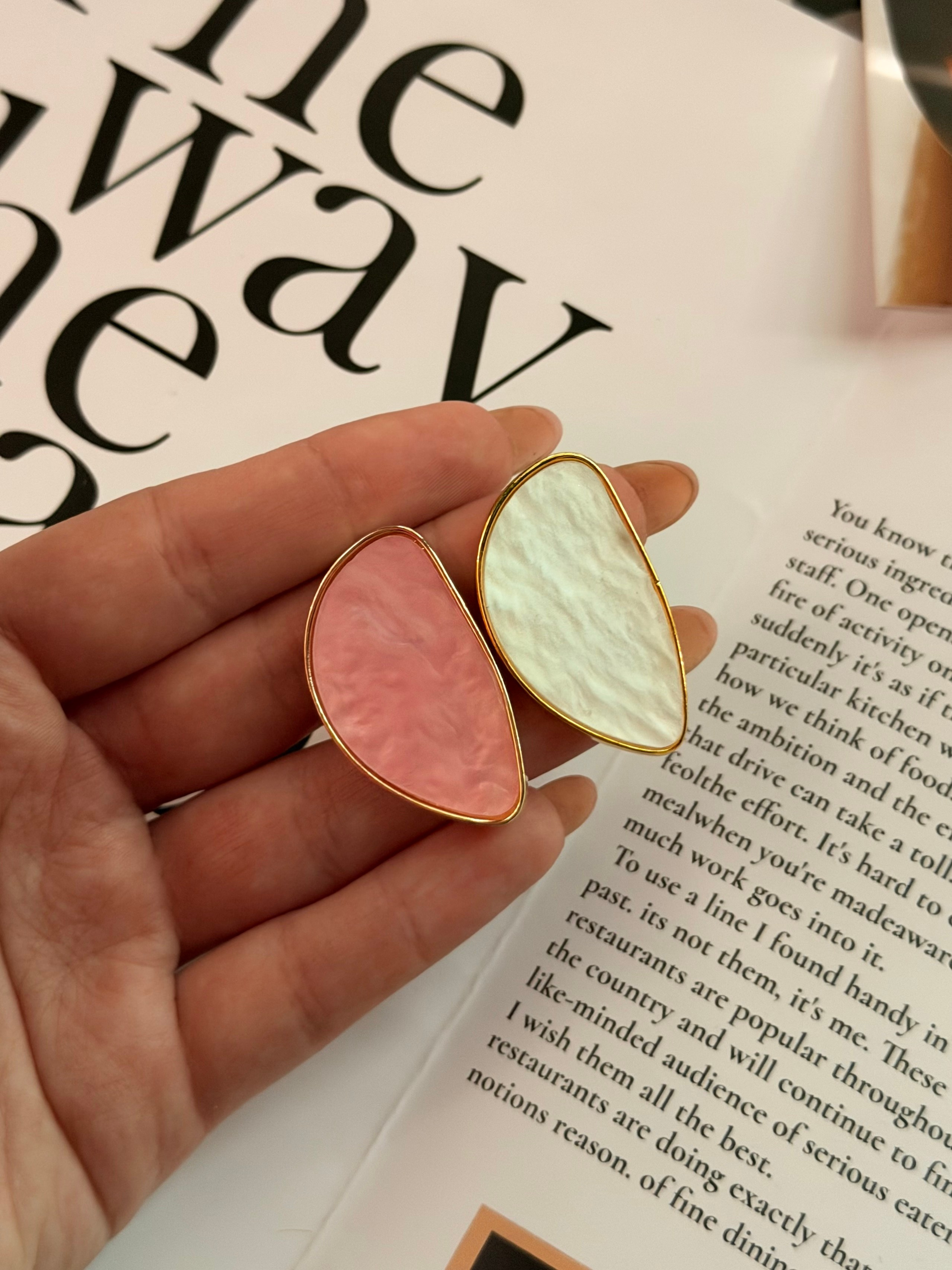 Украшения. Первая студия автопортрета в Донецке КЬЮ