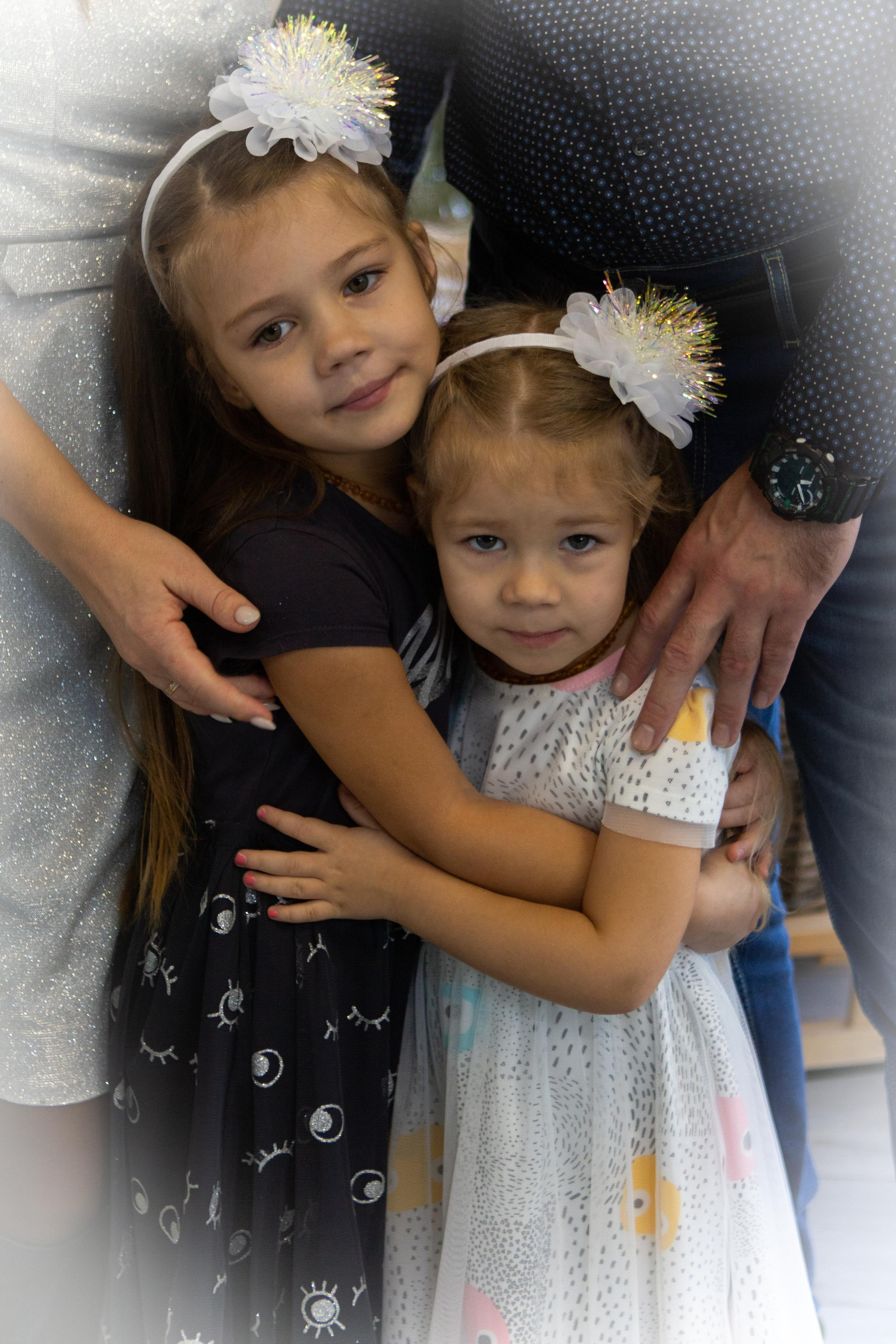 Новогодняя история Сергея, Ирины и их замечательных дочек