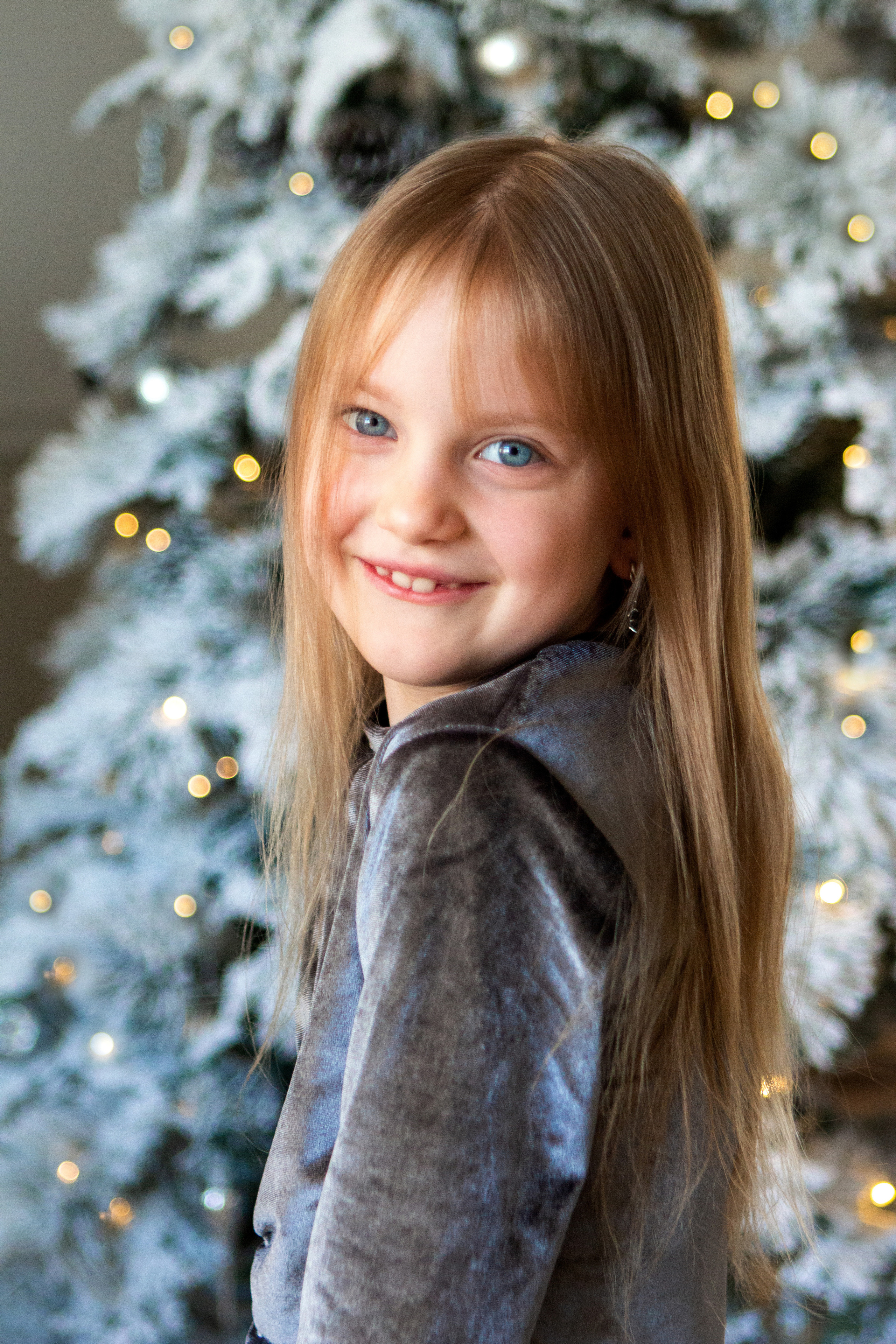 Замчательная семья и их четвероногий друг