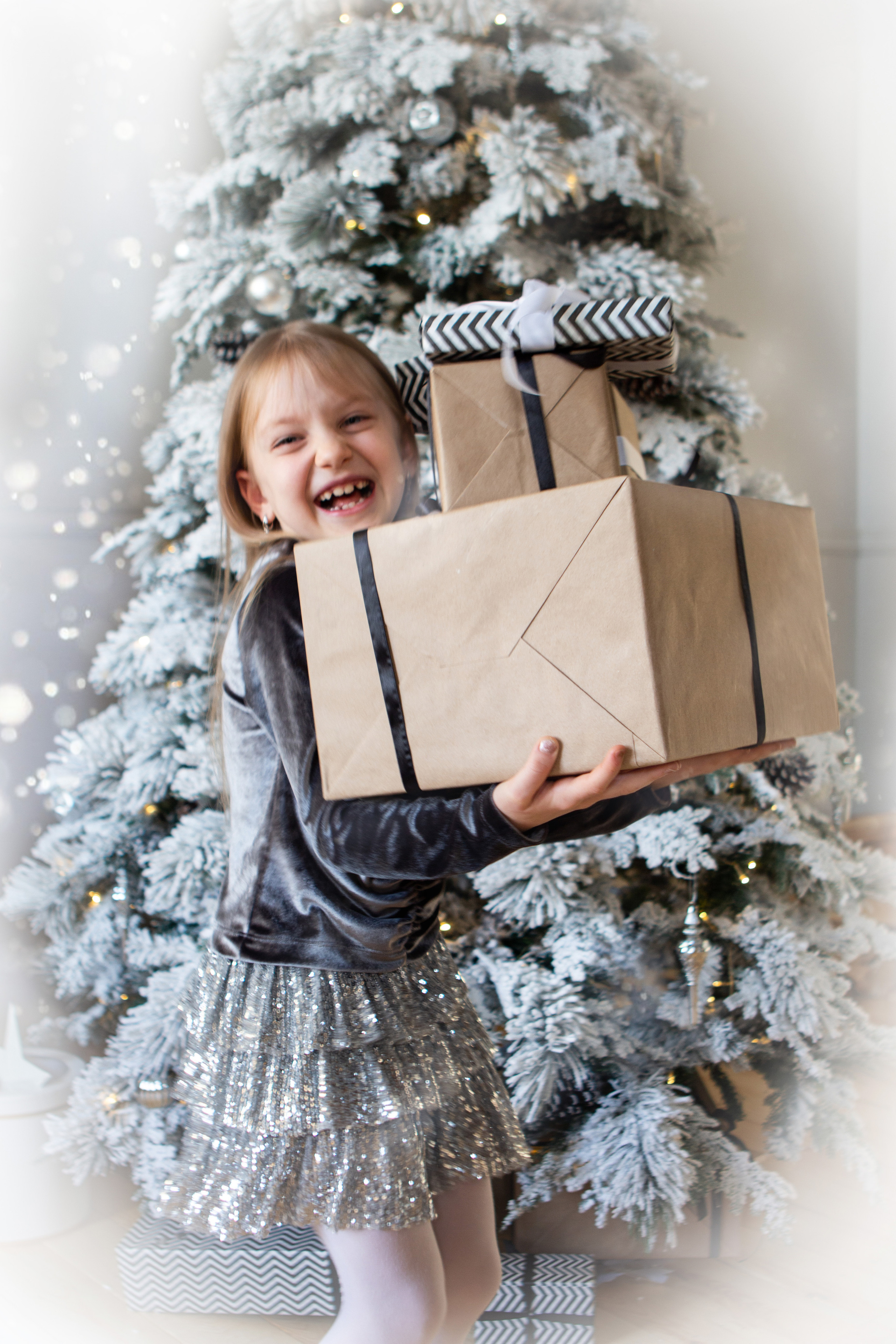 Замчательная семья и их четвероногий друг