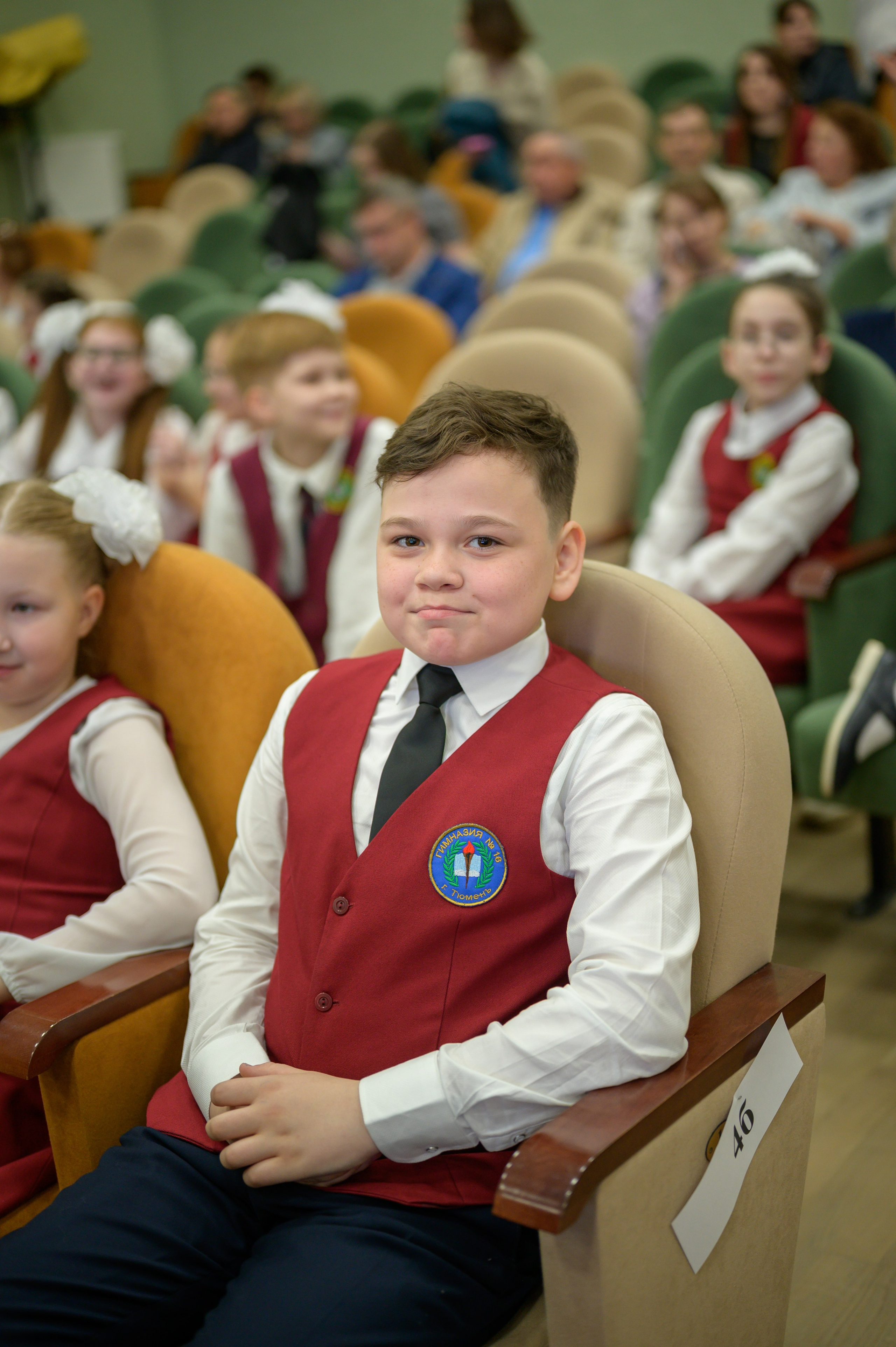 Выпускной 4Б гимназия № 16. Фотограф новорожденных, семейный детский в Тюмени Татьяна Морозова