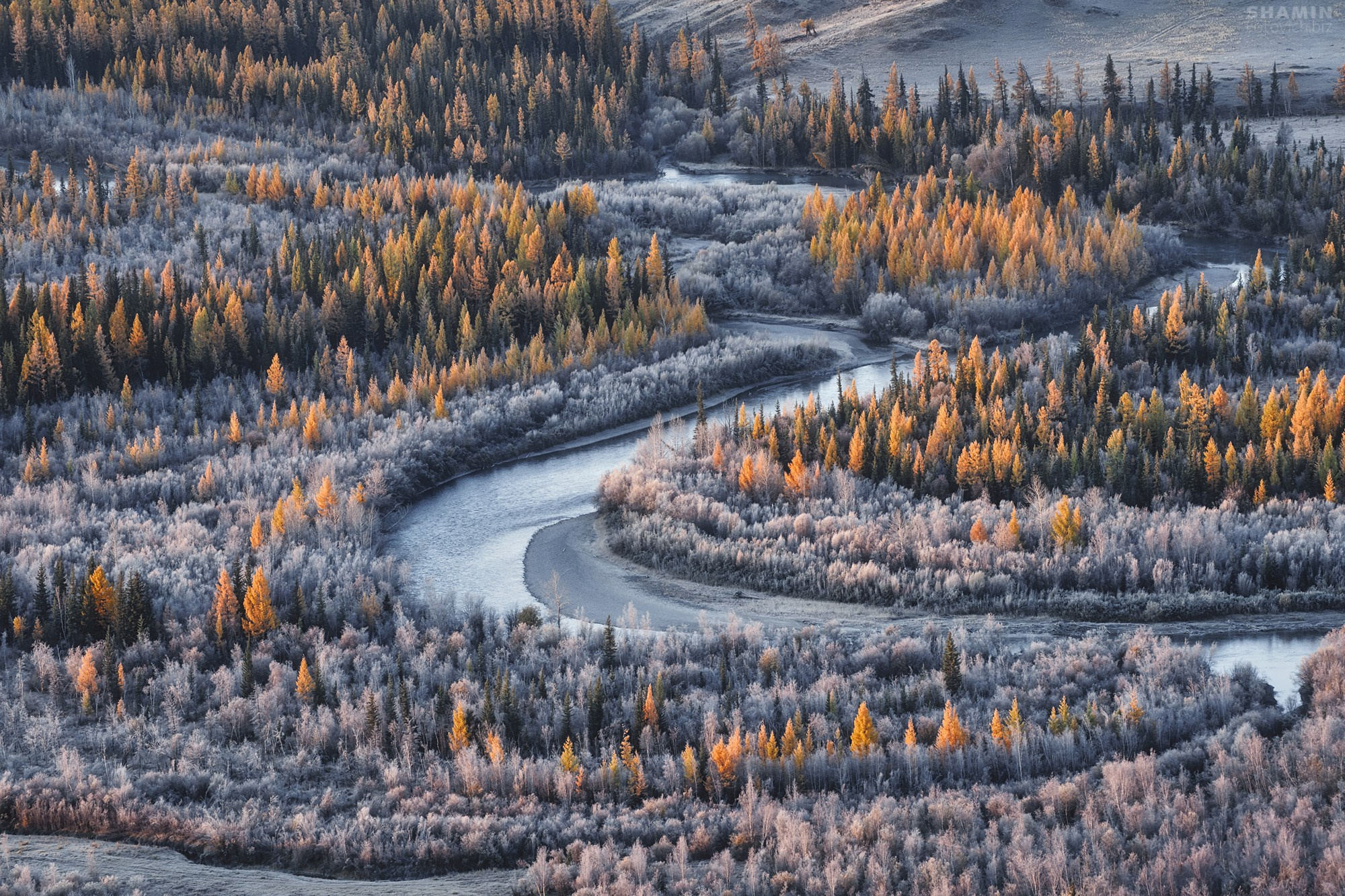 Алтай — пейзажная фотография Константина Шамина. Горы, реки и долины Алтая, природный свет, аэрофотосъёмка и классические пейзажи России.