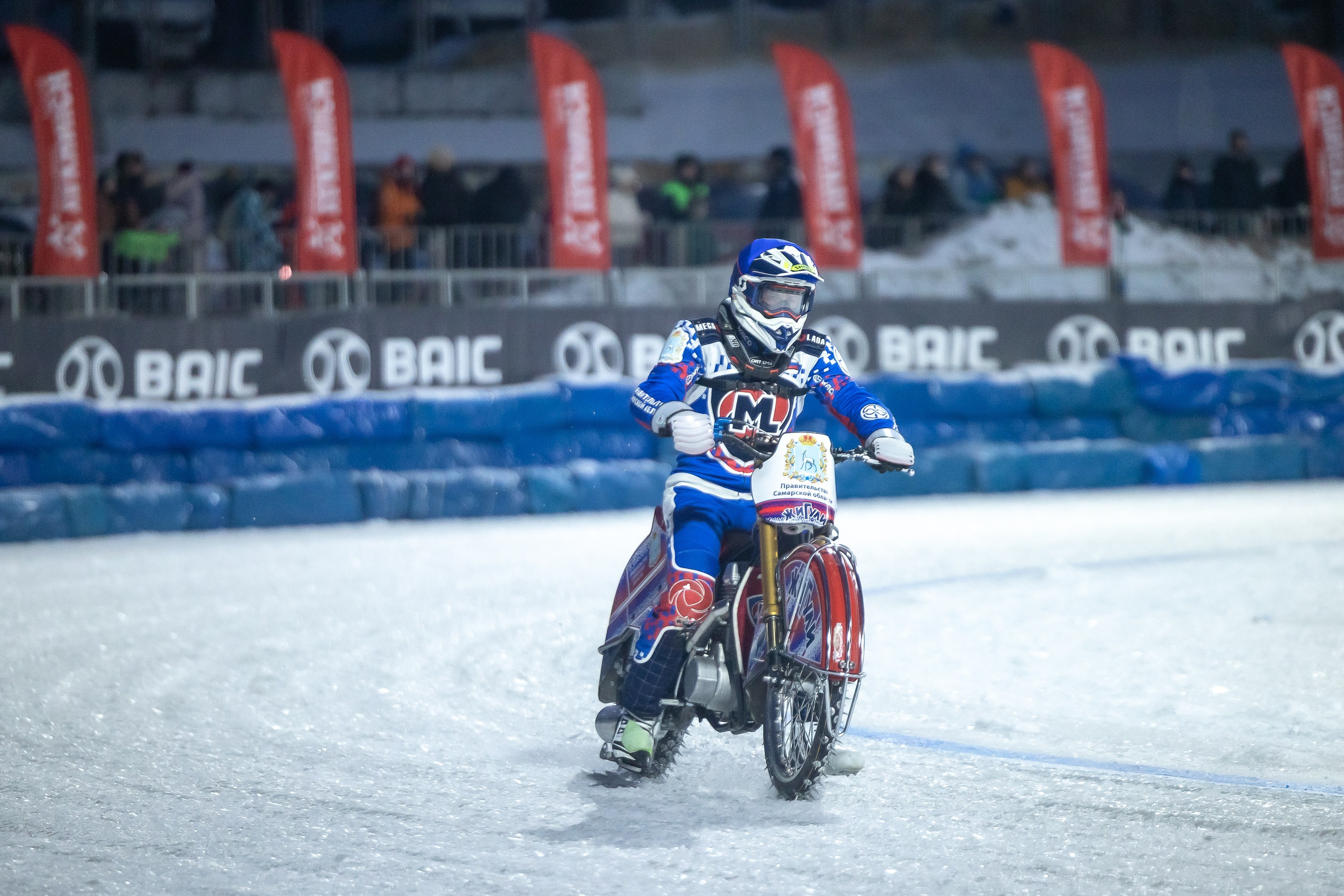 Битва Ледовых Гладиаторов в городе Красногорске на стадионе Зоркий 15 и 16 февраля. Фотограф Владимир Охрименко