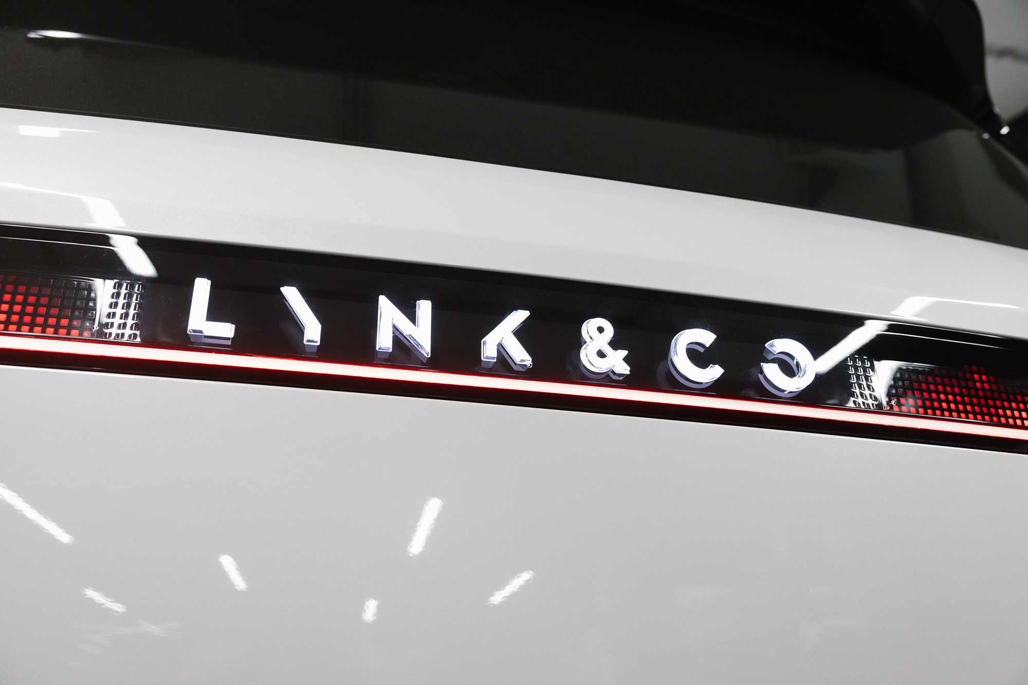 Lynk & Co 900 Ultra 2,0hyb 4WD AT (734 л. с.). Автосалон «Х-Авто»