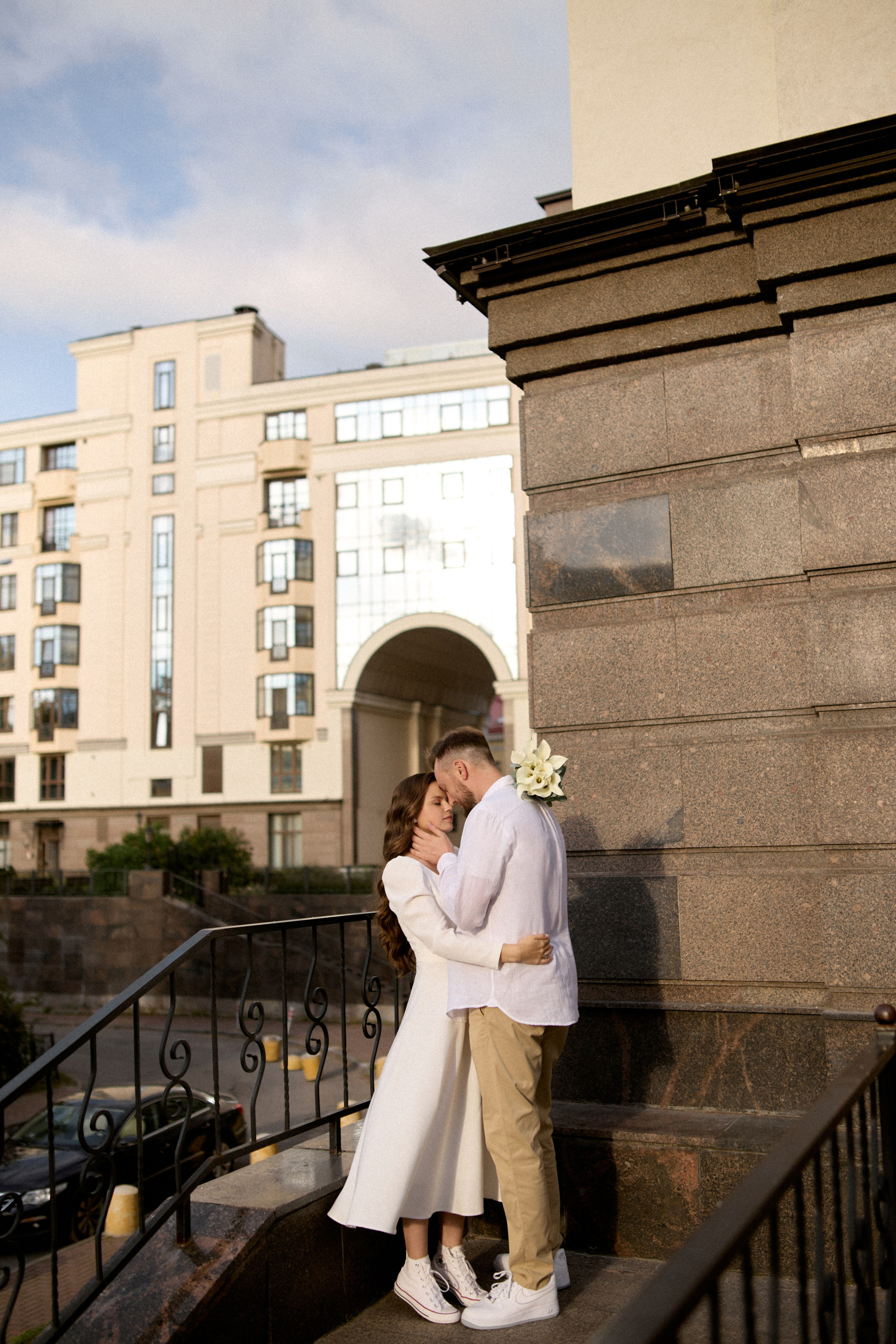Летняя свадебная фотосессия на Чернышевской. Сестры Карабаза. Фотографы и ретушеры в Москве и Санкт-Петербурге