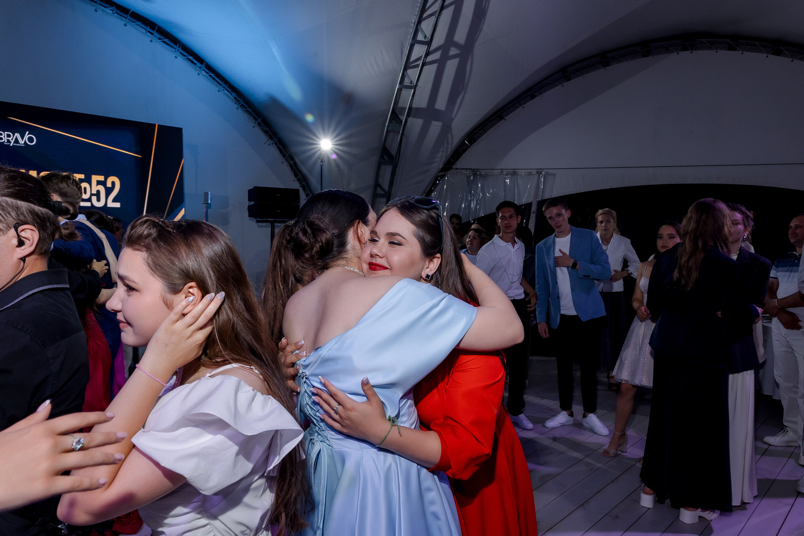 ВЫПУСКНОЙ White Place — Гимназия 52. Свадебный и семейный фотограф Динар Гильмутдинов