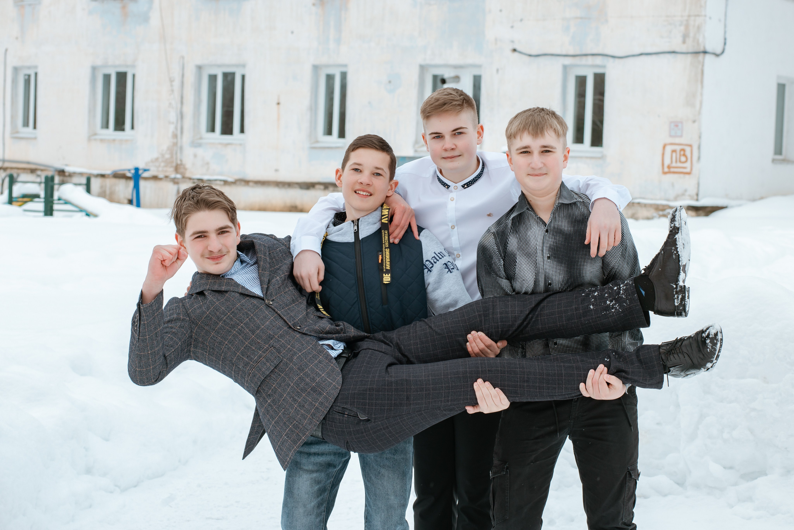 Академическая СОШ, 9 класс. Студия выпускных альбомов Остров