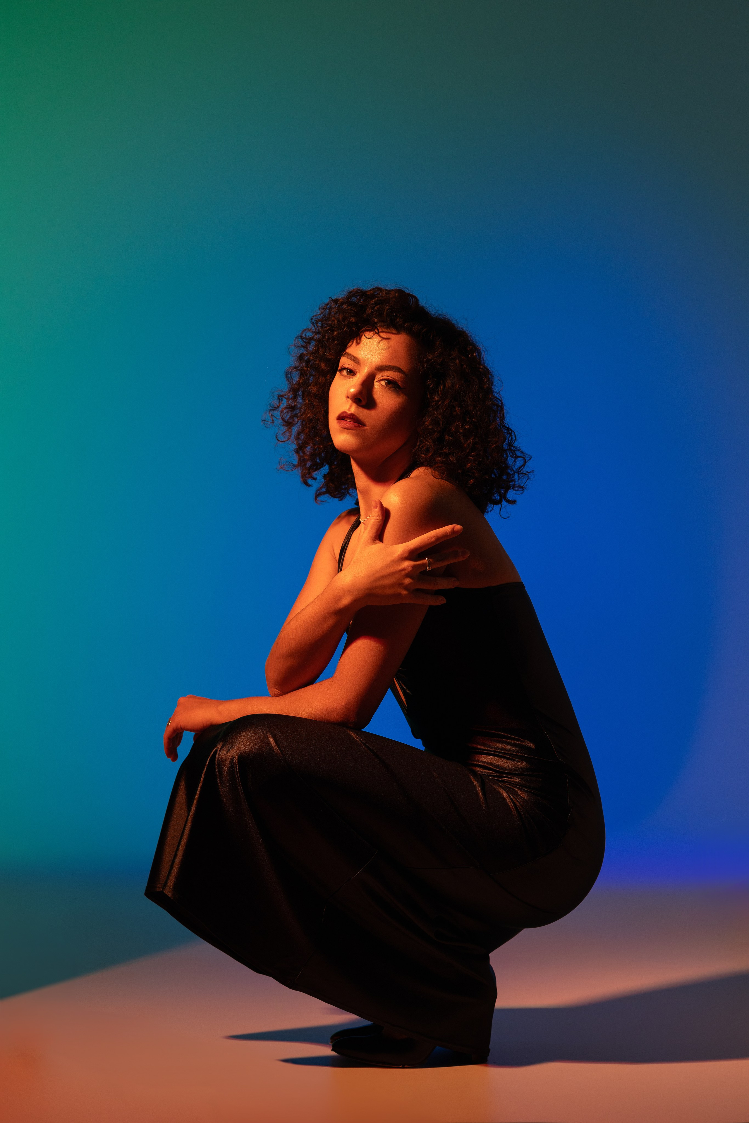 Цветной свет и фигуры. Фотограф Минск