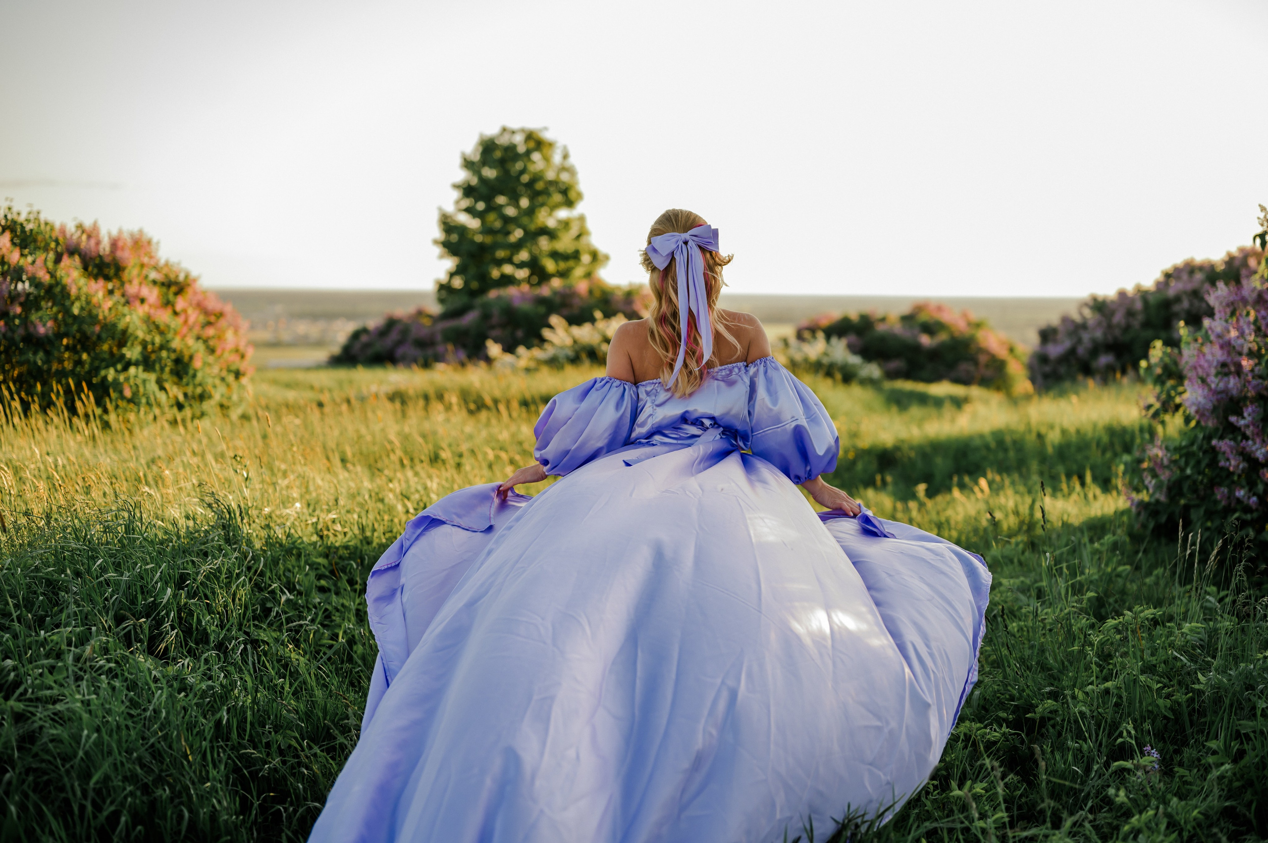 Юлия и сирень. Свадебный и семейный фотограф Евгения Кононова