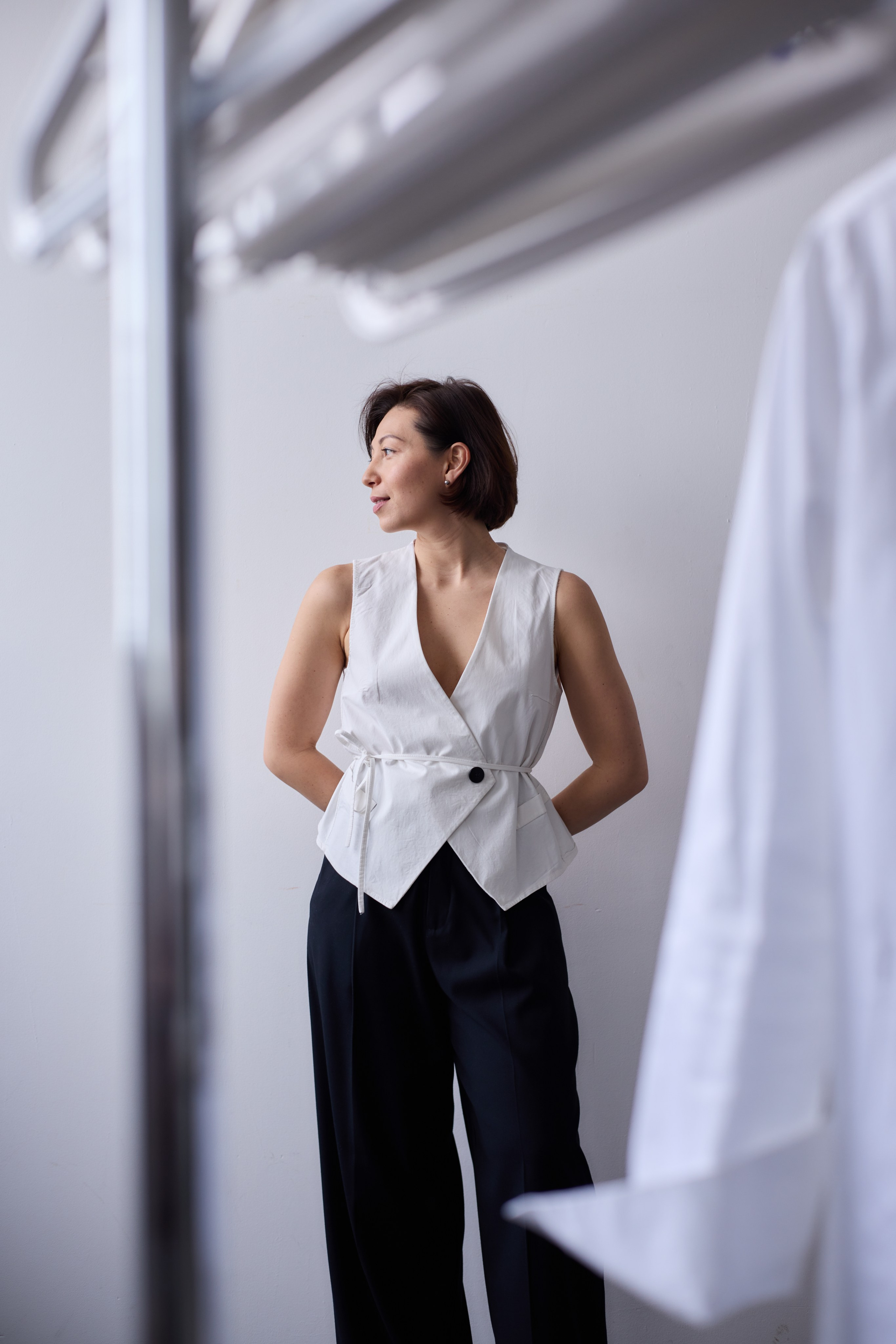 Кристина Кибирева, девушка в офисной одежде. Фото в офисе 