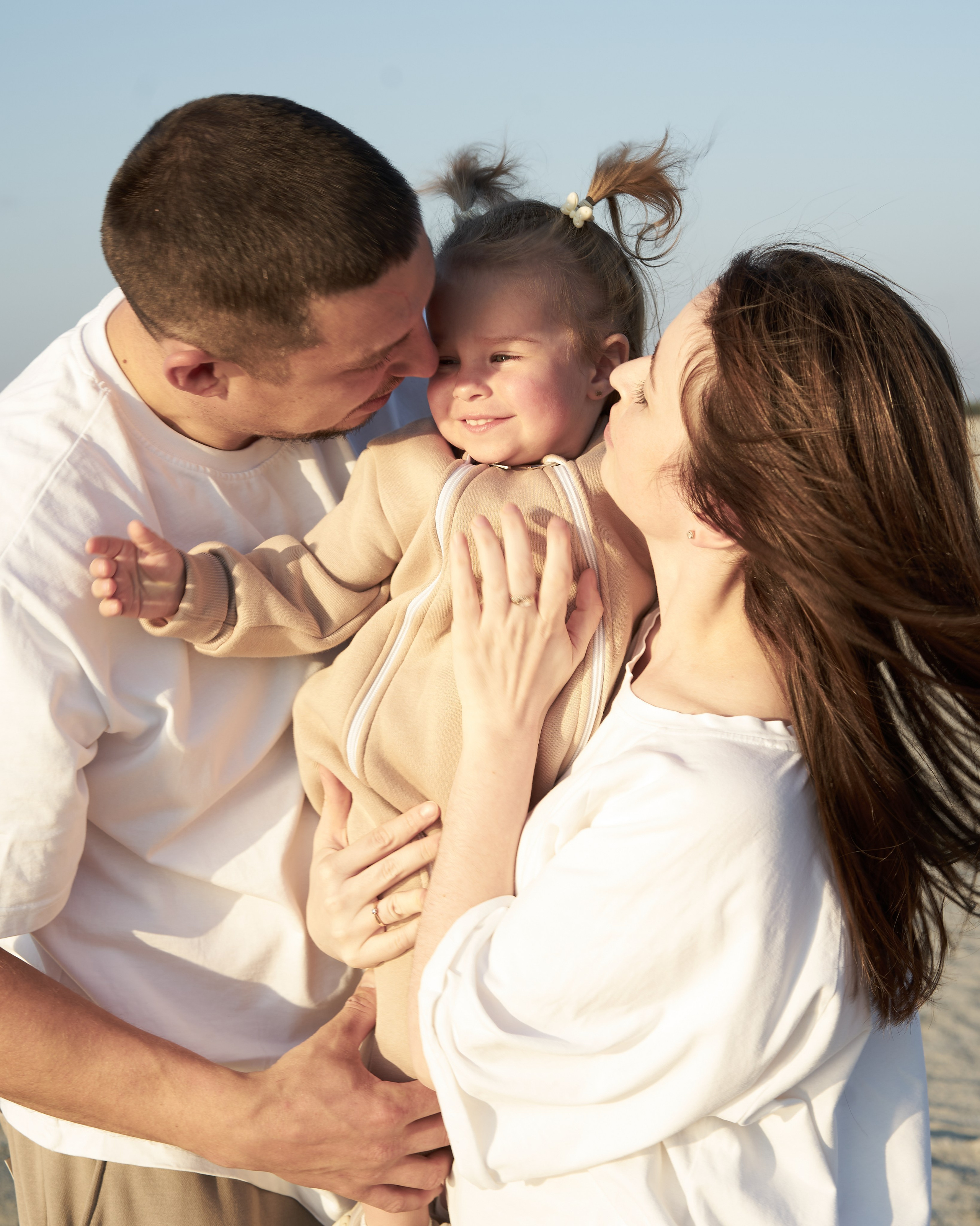 Семейная фотосессия на закате в песках. Фотограф Екатеринбург Кокшарова Александра