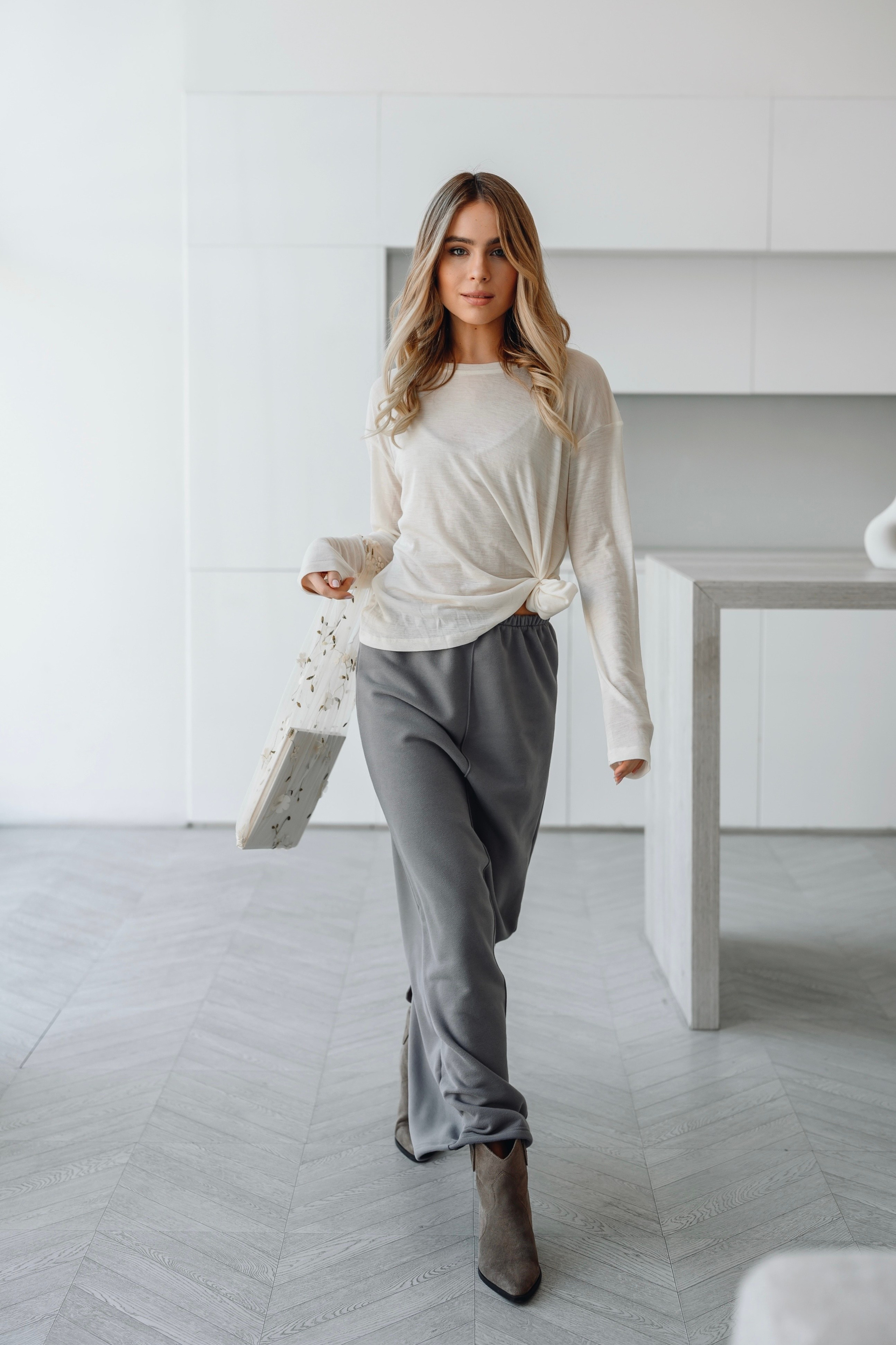 Съемка контента одежда женская. Фотограф товаров для соцсетей - инстаграм, вконтакте, сайта, блога. Контент-фотограф в Москве Хныкина Лена