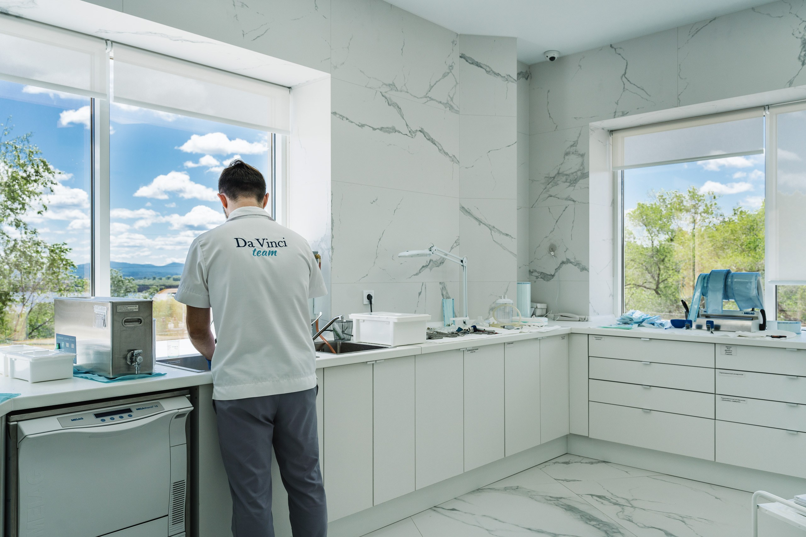 Дизайн интрьера стоматологической клиники «Da Vinci». Архитектурно-дизайнерское бюро ROOMS