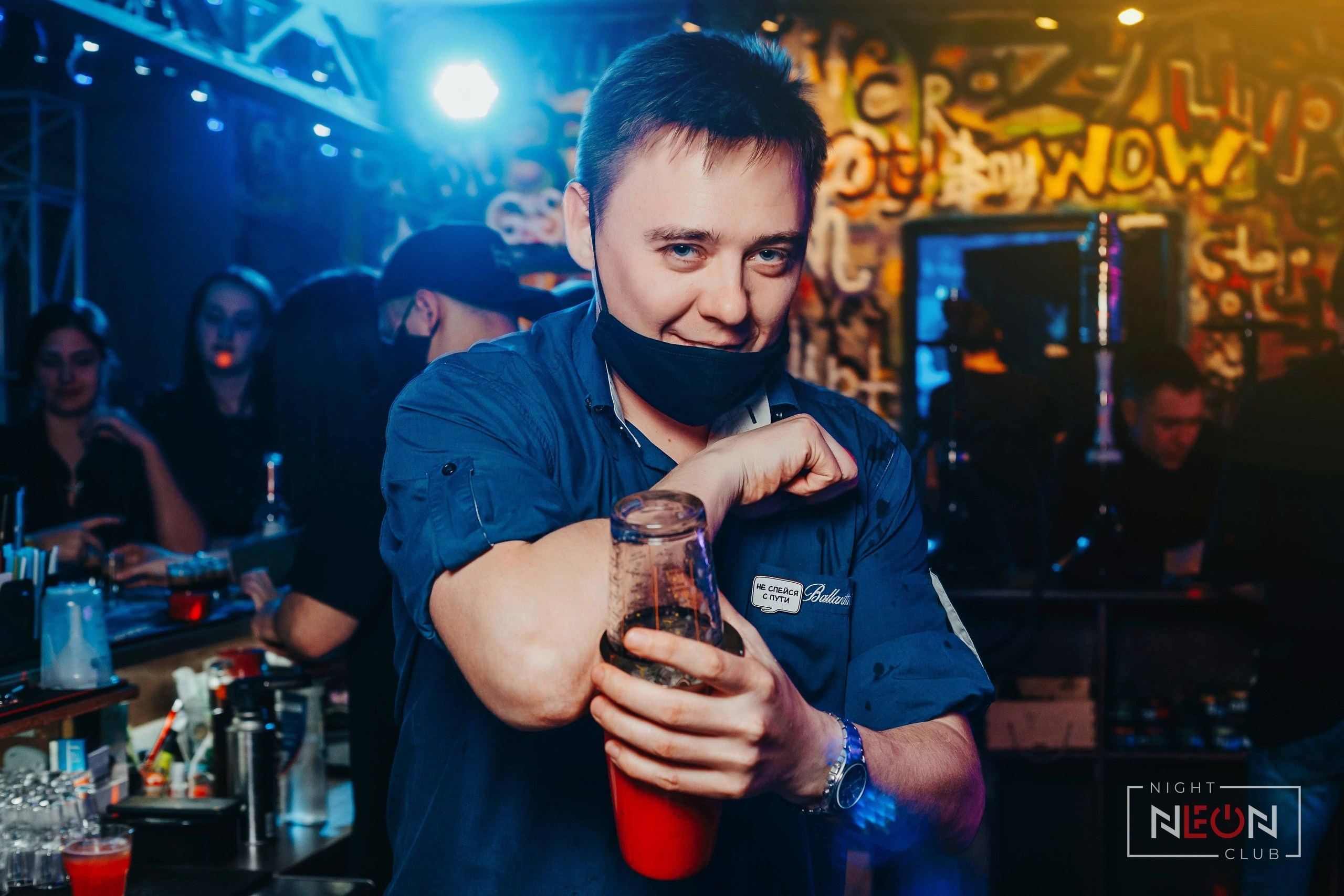 Ночной клуб НЕОН | Фотоотчеты NEON Барнаул. Репортажный (Event) фотограф в Барнауле | Даниил Маркин | Качество и вайб