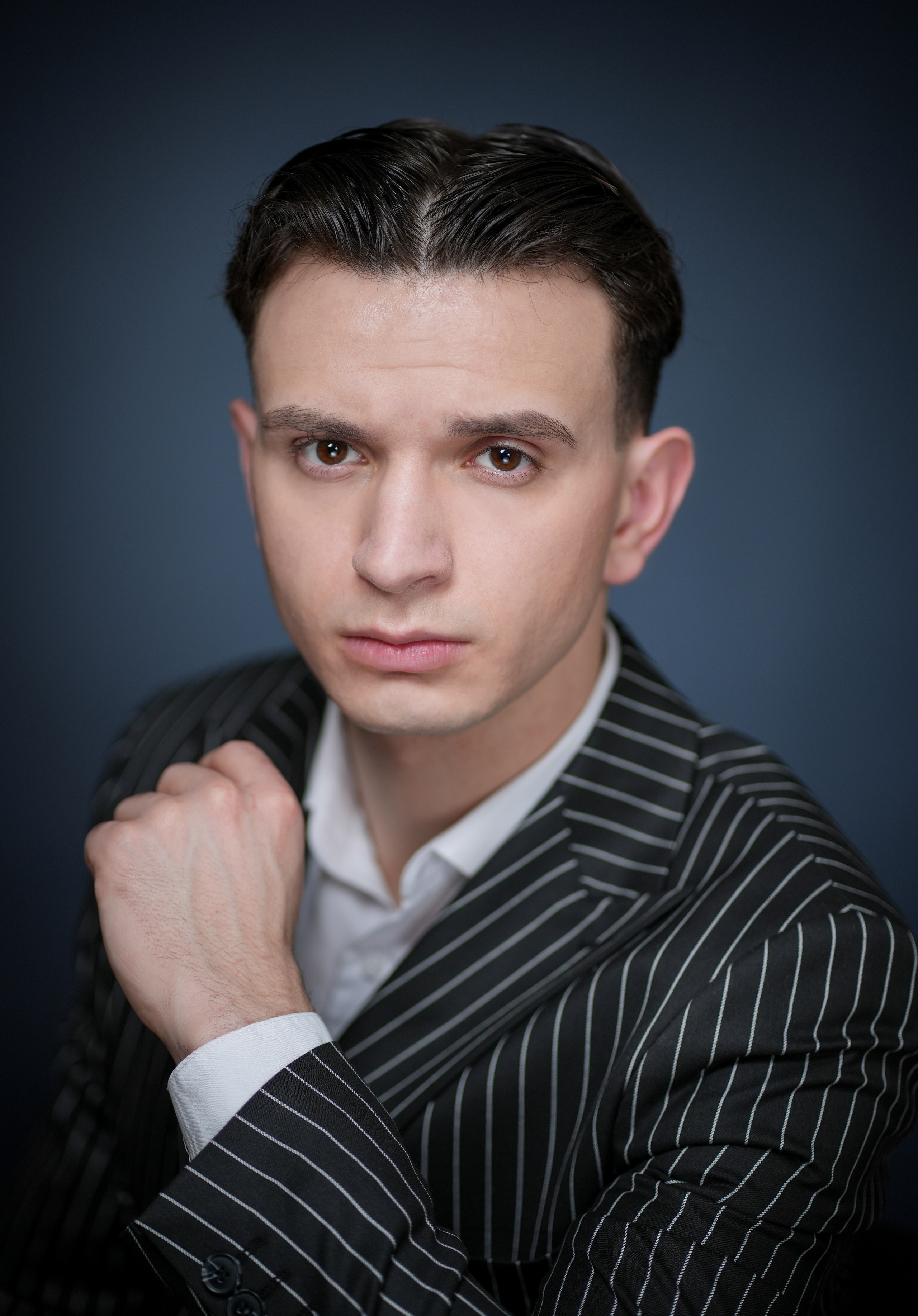 Актёр Даниил Кусенко. Портретная съемка в Москве, студийный фотограф Игорь Фомин
