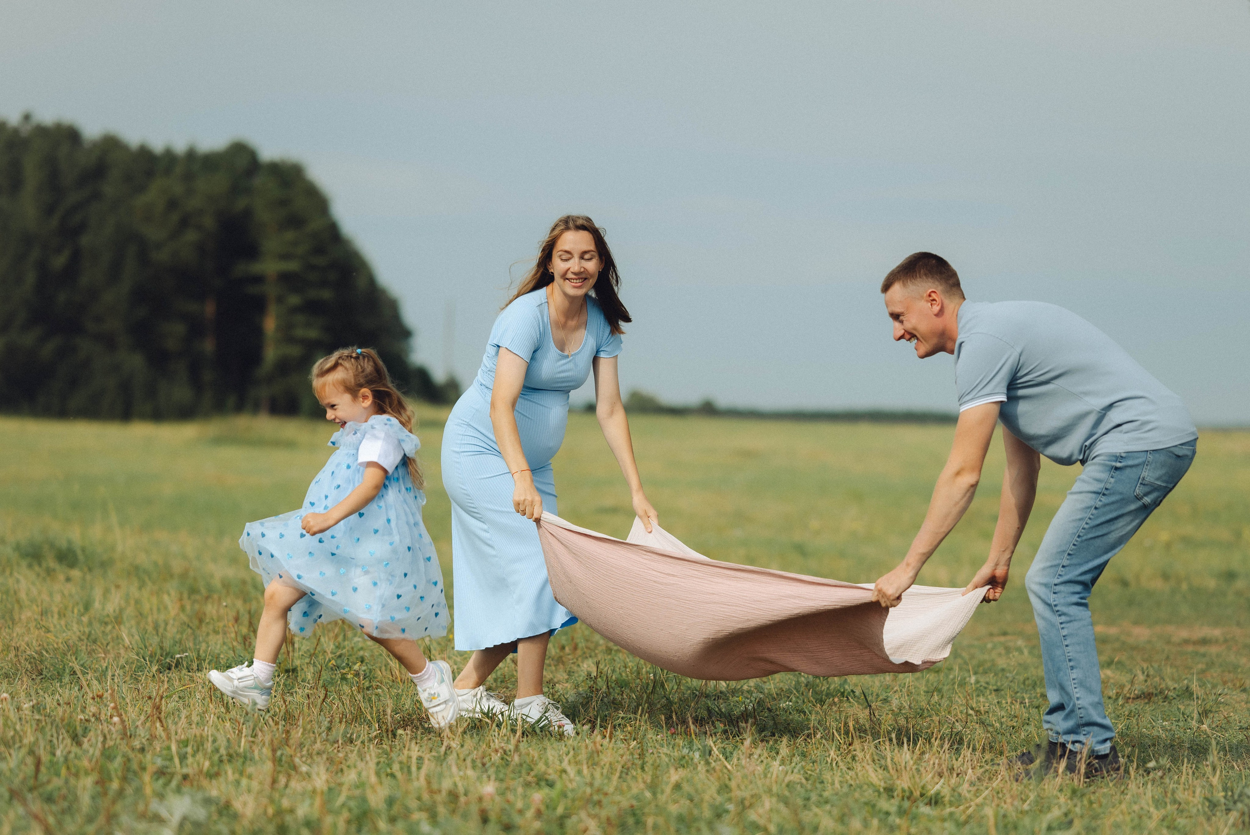 У дерева. Портретный и семейный фотограф в Екатеринбурге Мишина Татьяна