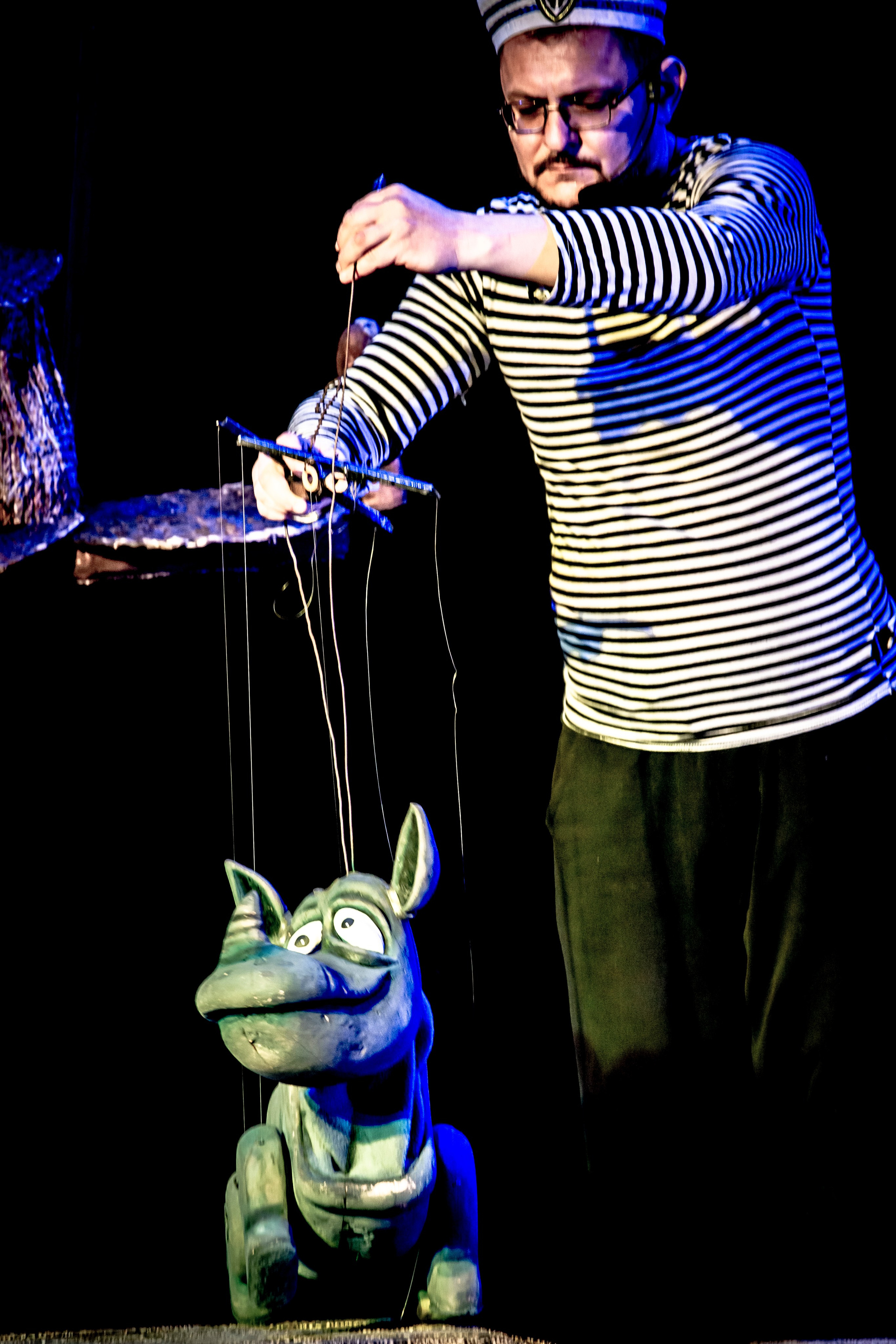 Жирафа и носорог спектакль театра Саквояж. Фотограф в Сочи Юрий Шептаев